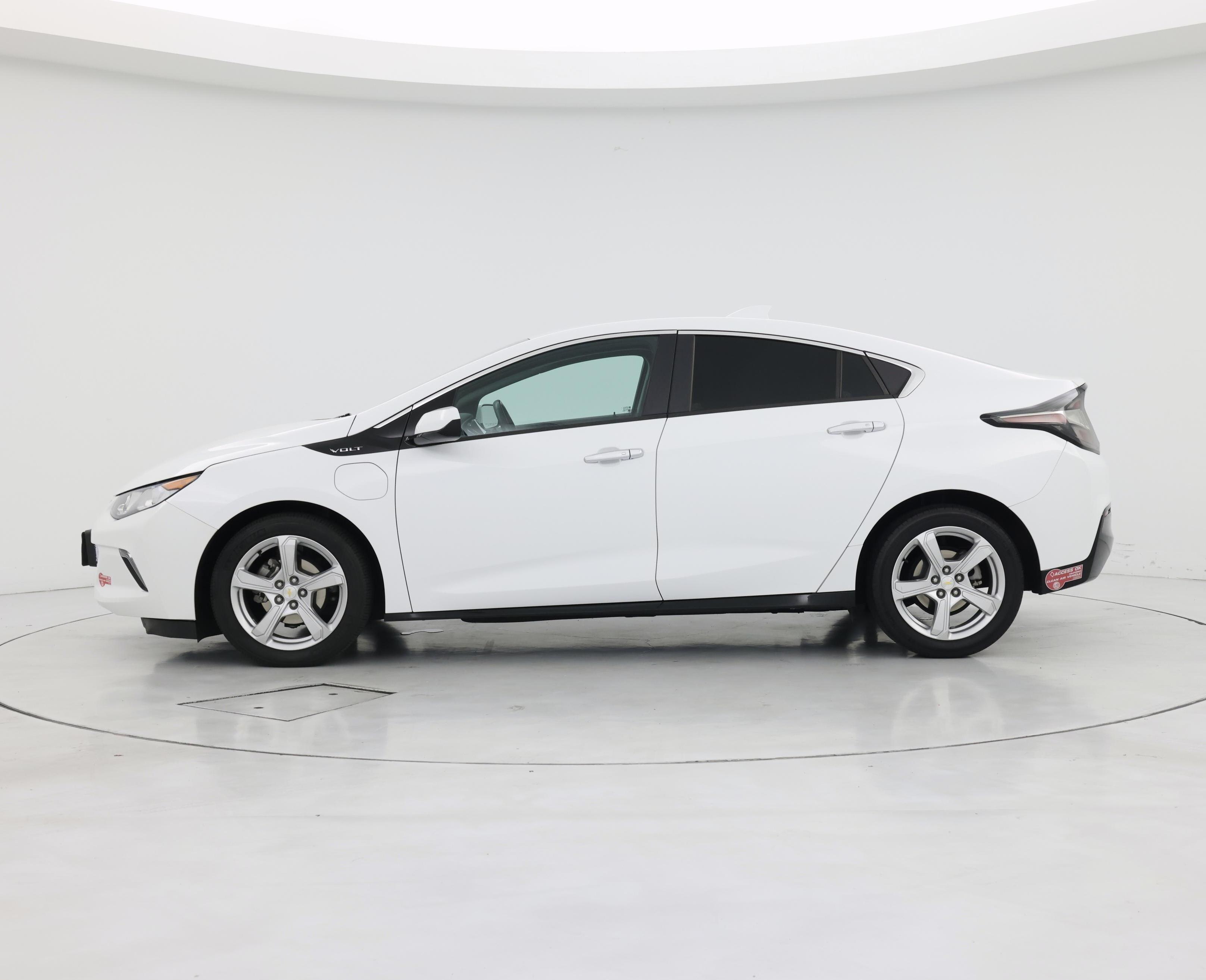 Thumbnail: 2016 Chevrolet Volt - 3