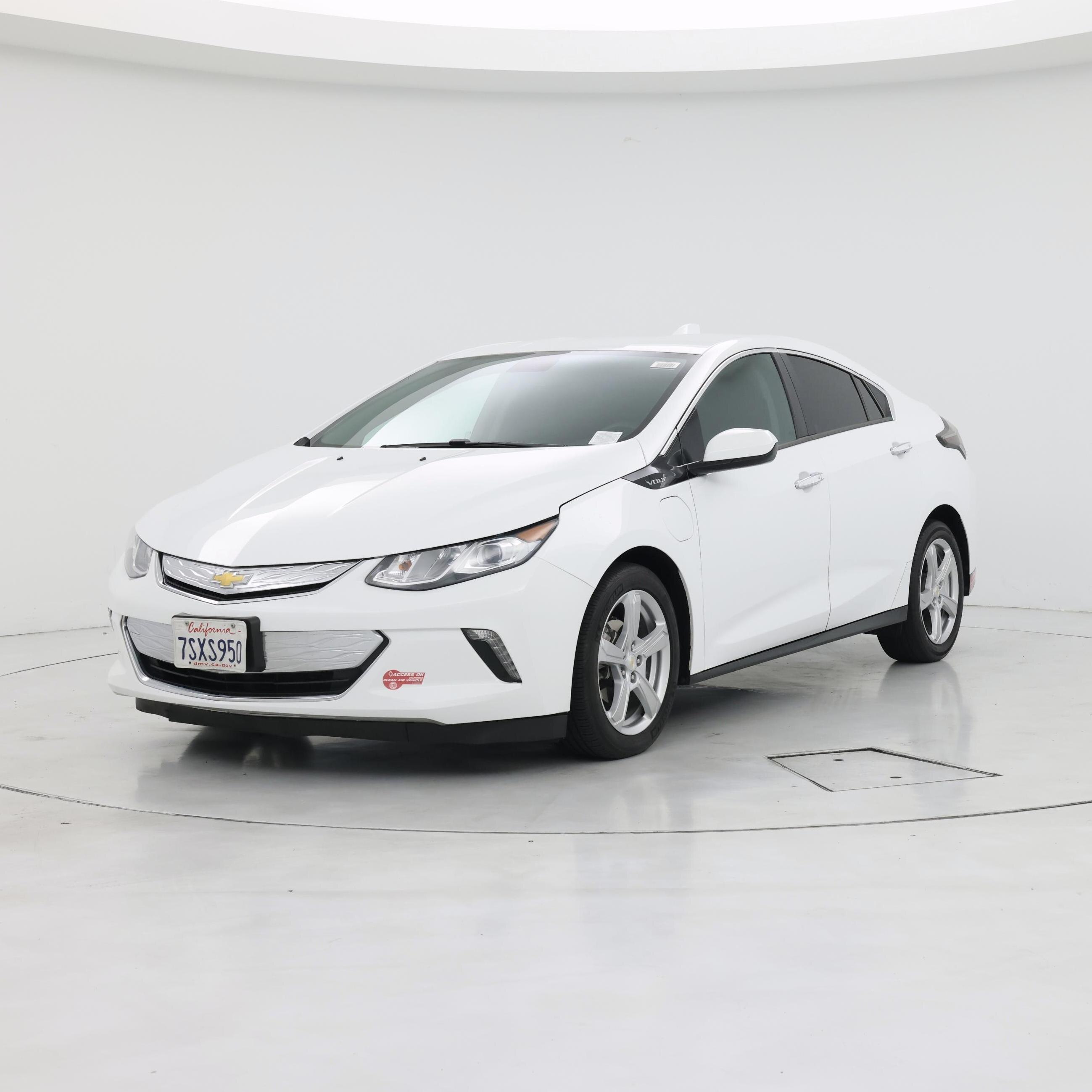 Thumbnail: 2016 Chevrolet Volt - 4