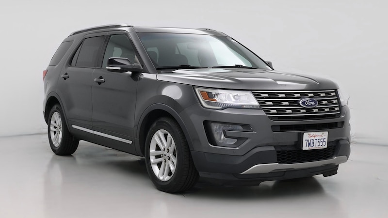 2017 Ford Explorer XLT Hero Image