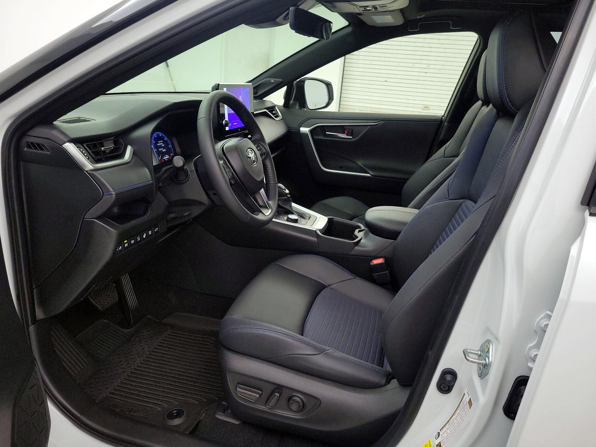 Thumbnail: 2025 Toyota RAV4 - 11