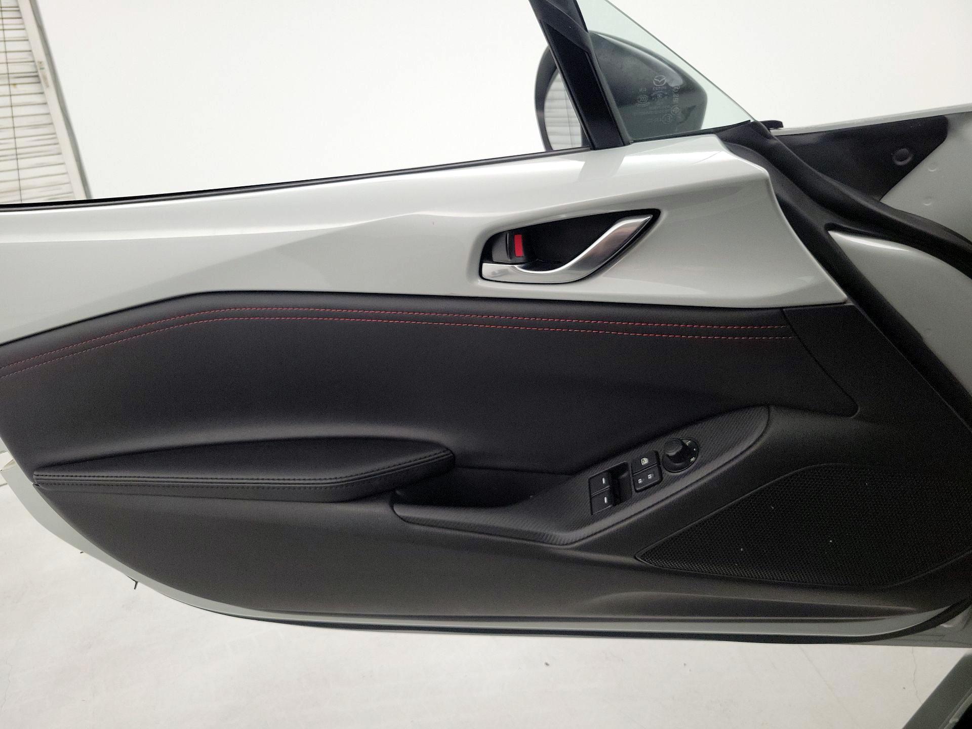 Thumbnail: 2019 Mazda MX-5 Miata - 12