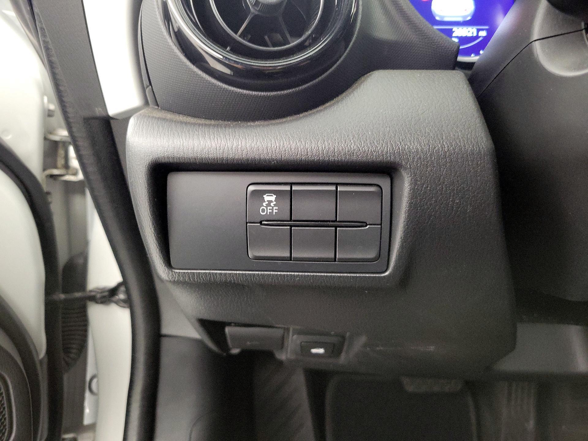 Thumbnail: 2019 Mazda MX-5 Miata - 13