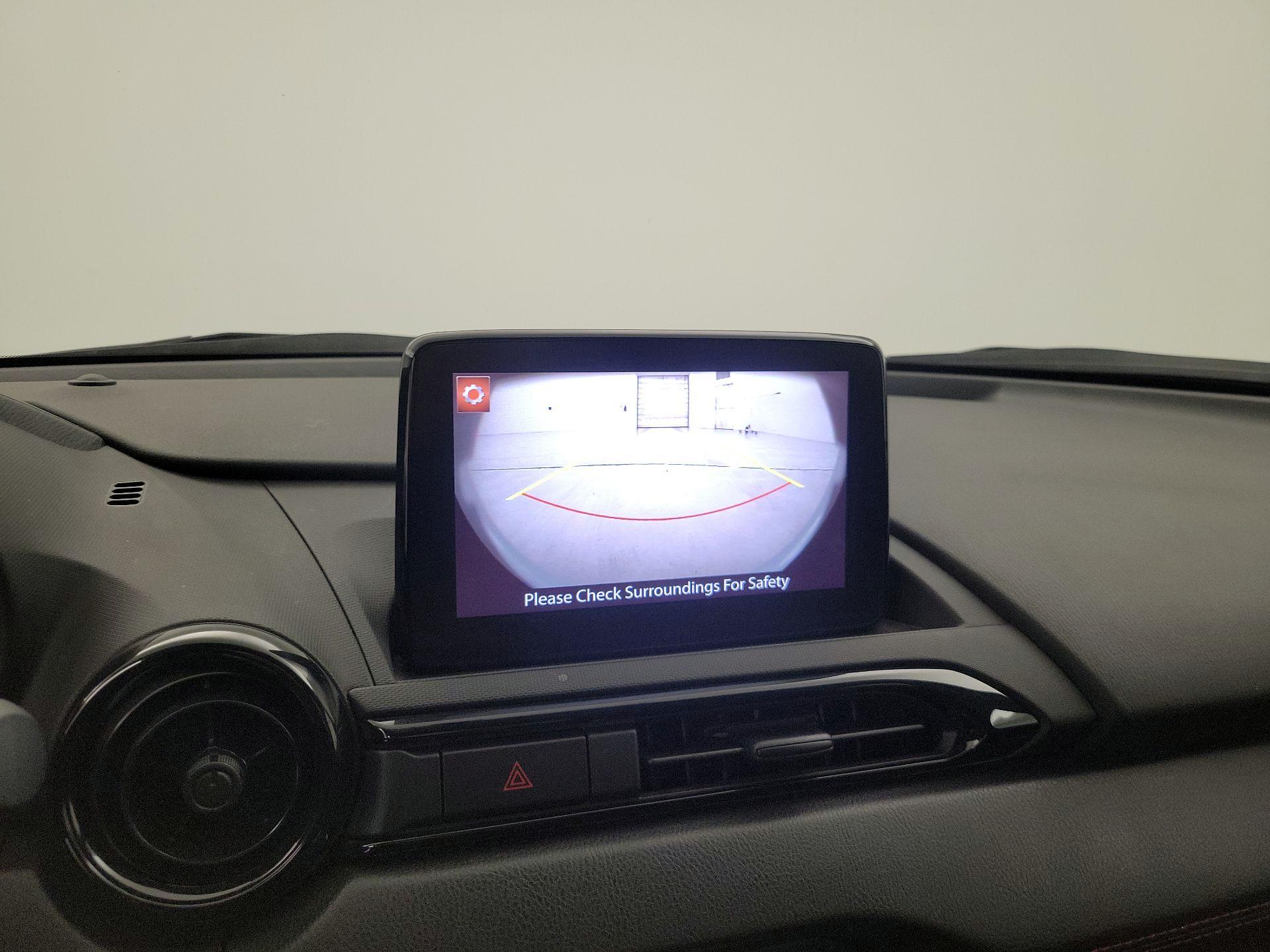 Thumbnail: 2019 Mazda MX-5 Miata - 15