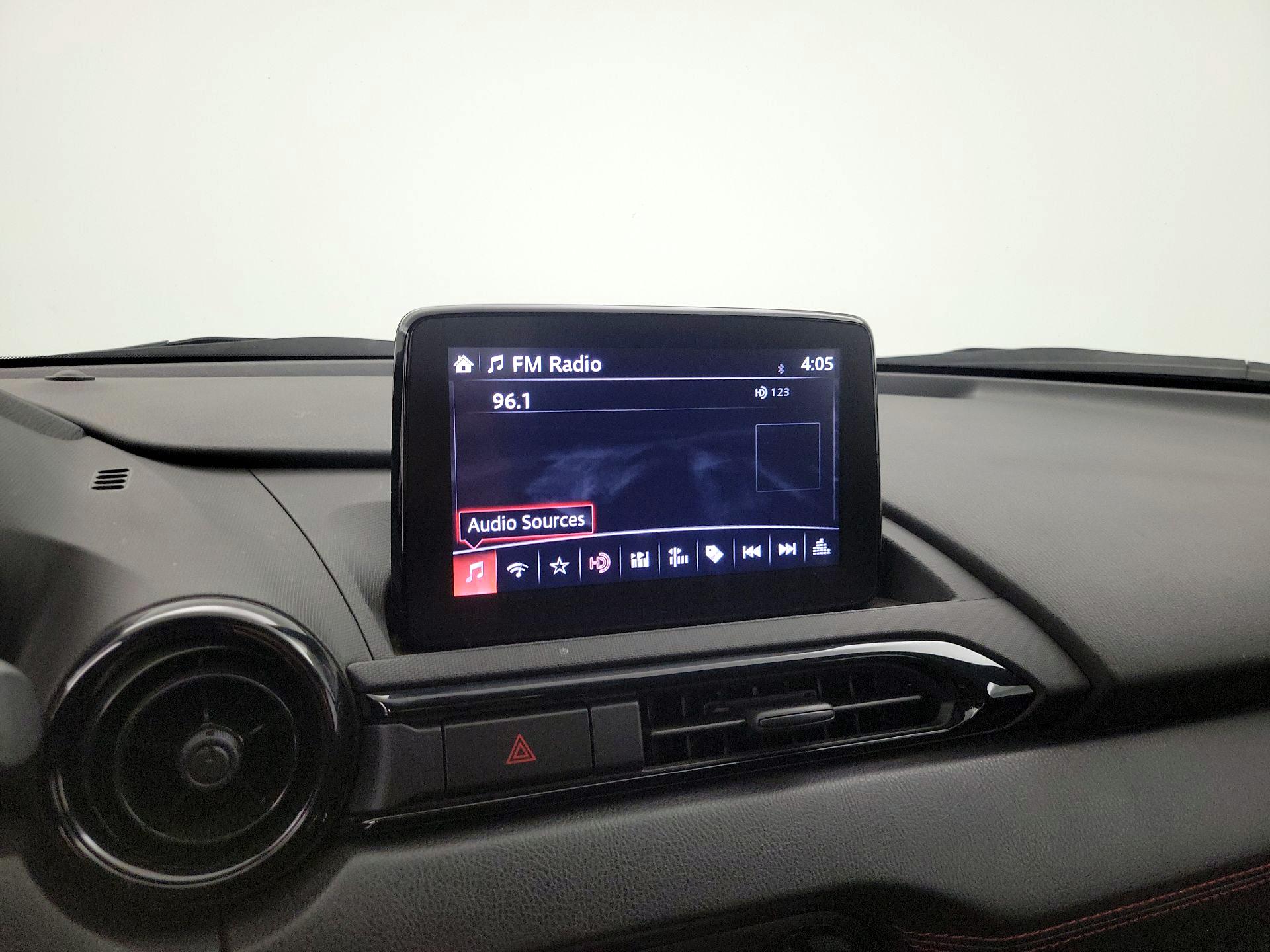 Thumbnail: 2019 Mazda MX-5 Miata - 16