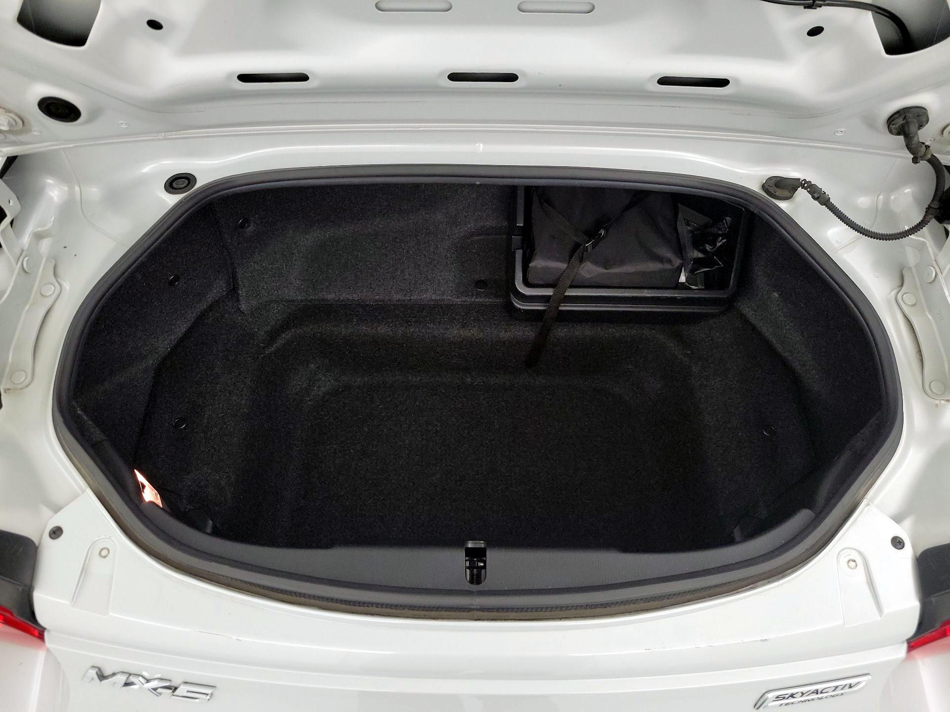 Thumbnail: 2019 Mazda MX-5 Miata - 20