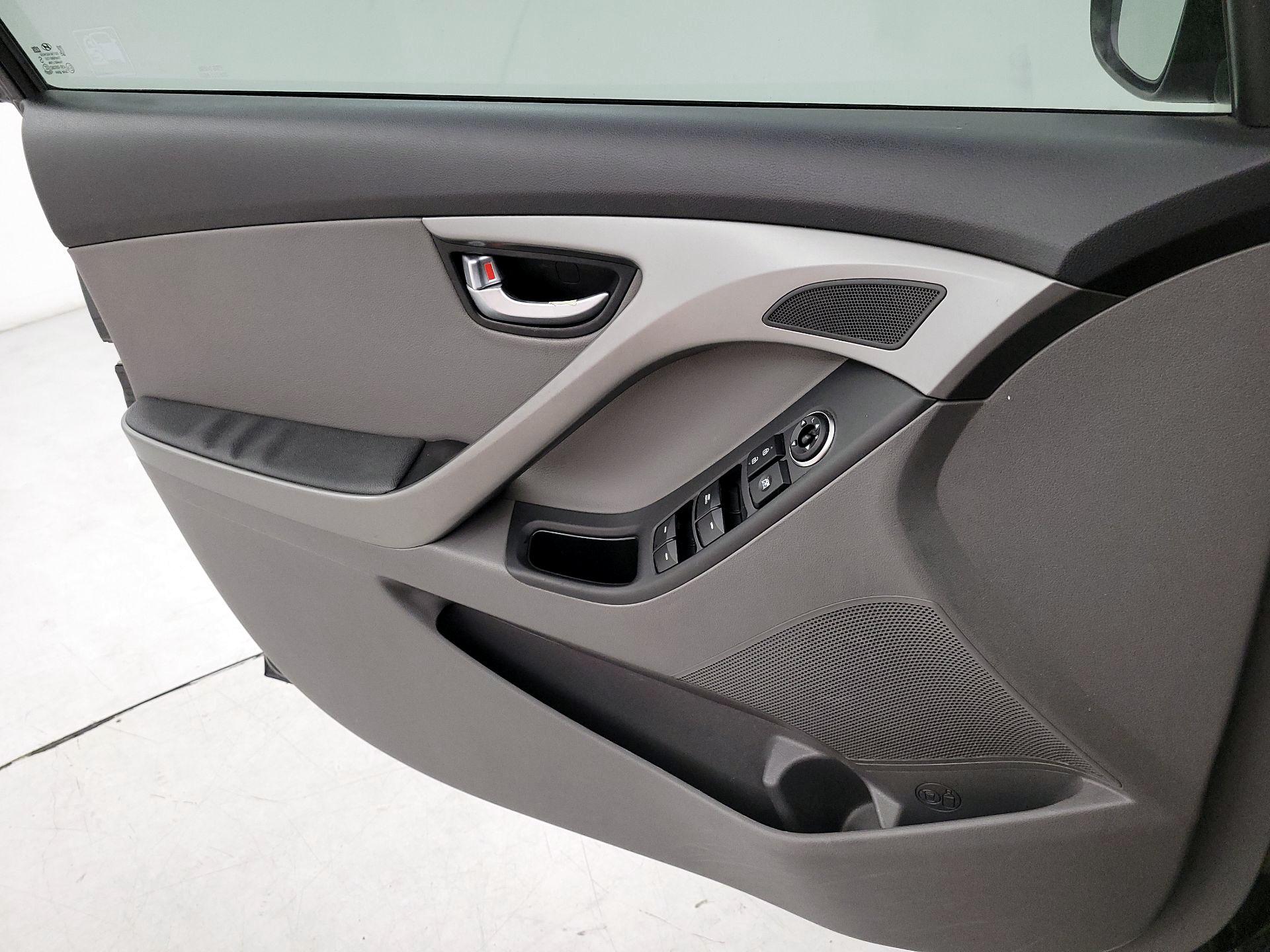 Thumbnail: 2015 Hyundai Elantra - 12