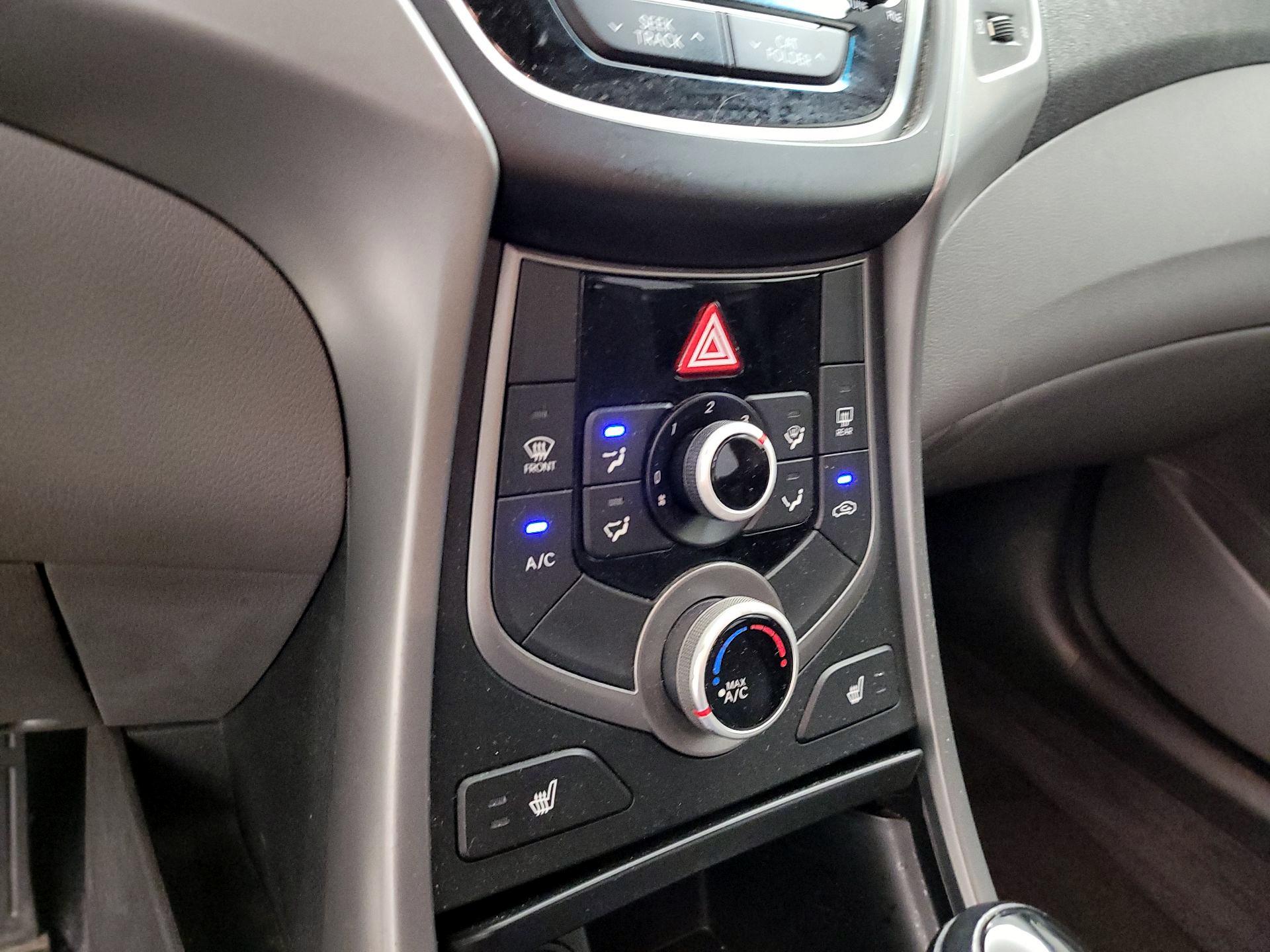 Thumbnail: 2015 Hyundai Elantra - 15