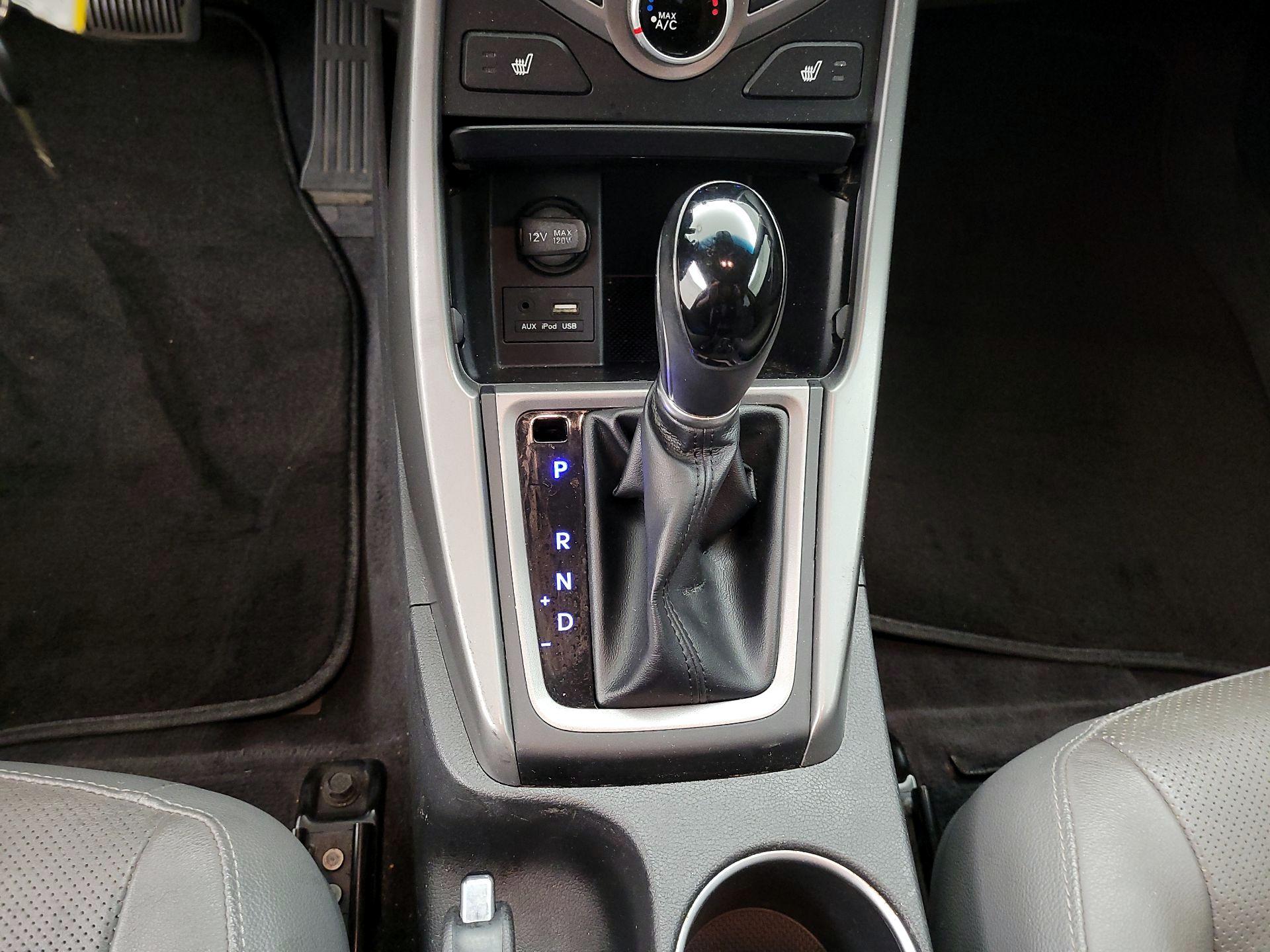 Thumbnail: 2015 Hyundai Elantra - 16