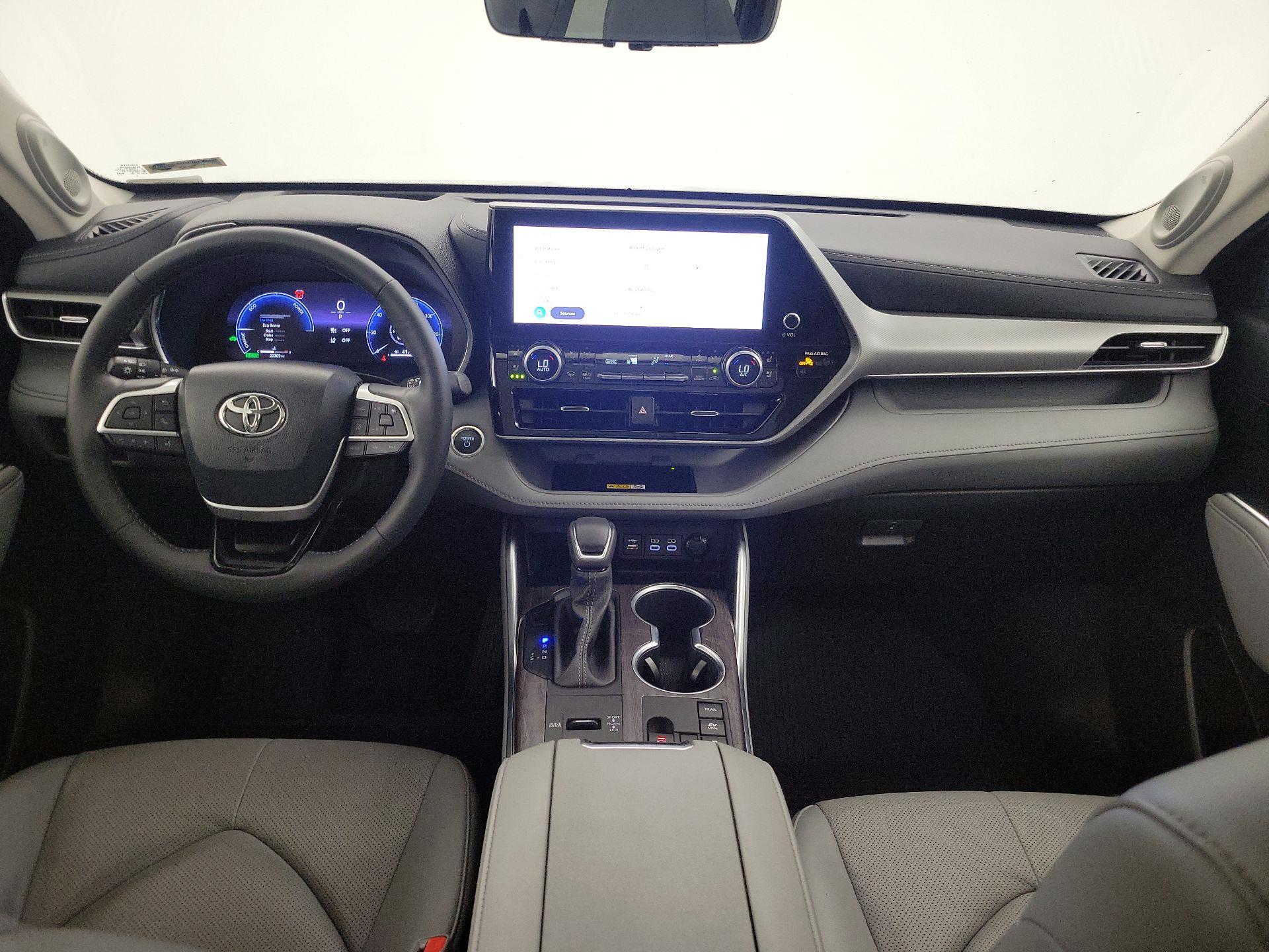 Thumbnail: 2024 Toyota Highlander - 9