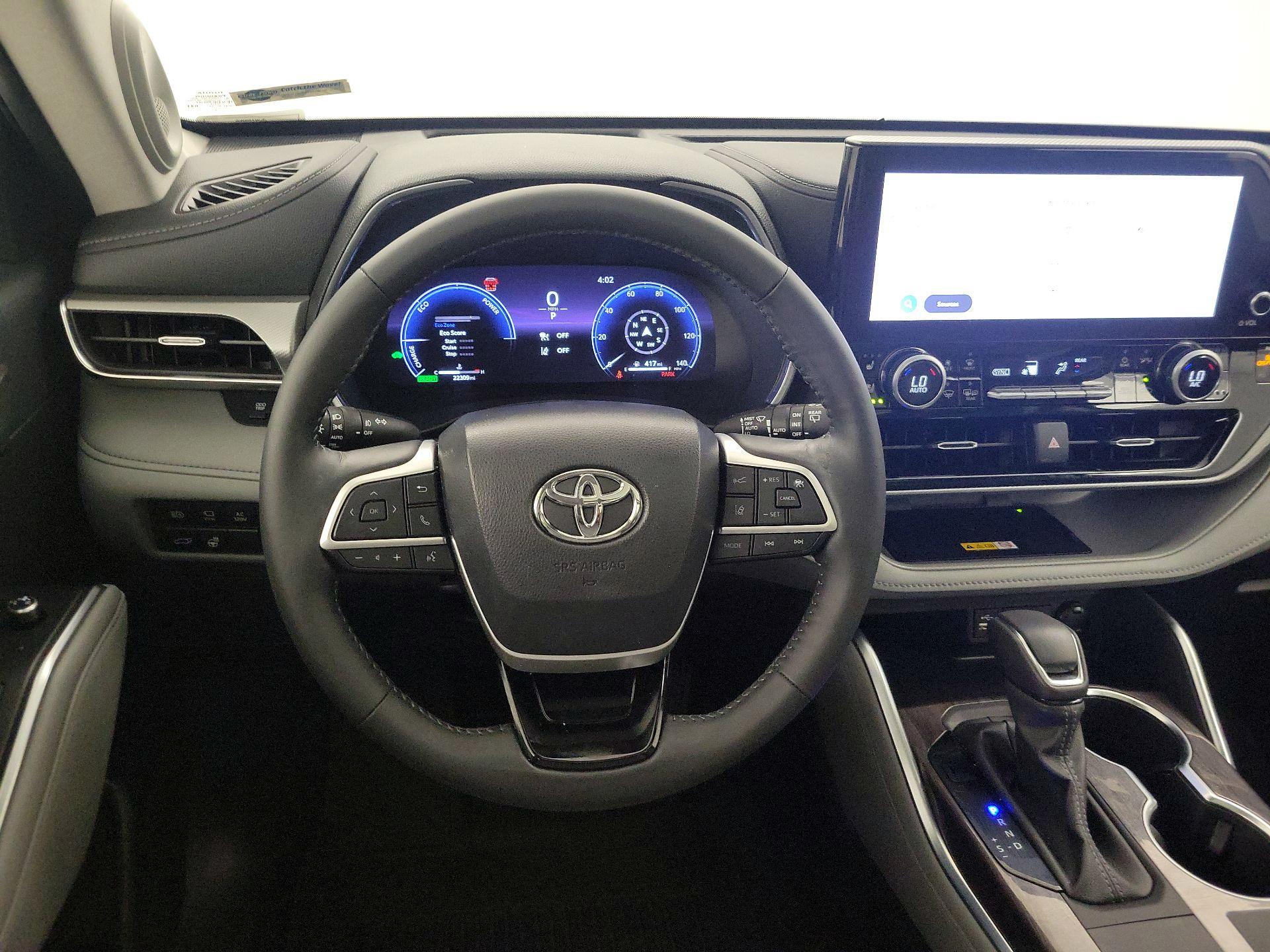 Thumbnail: 2024 Toyota Highlander - 10