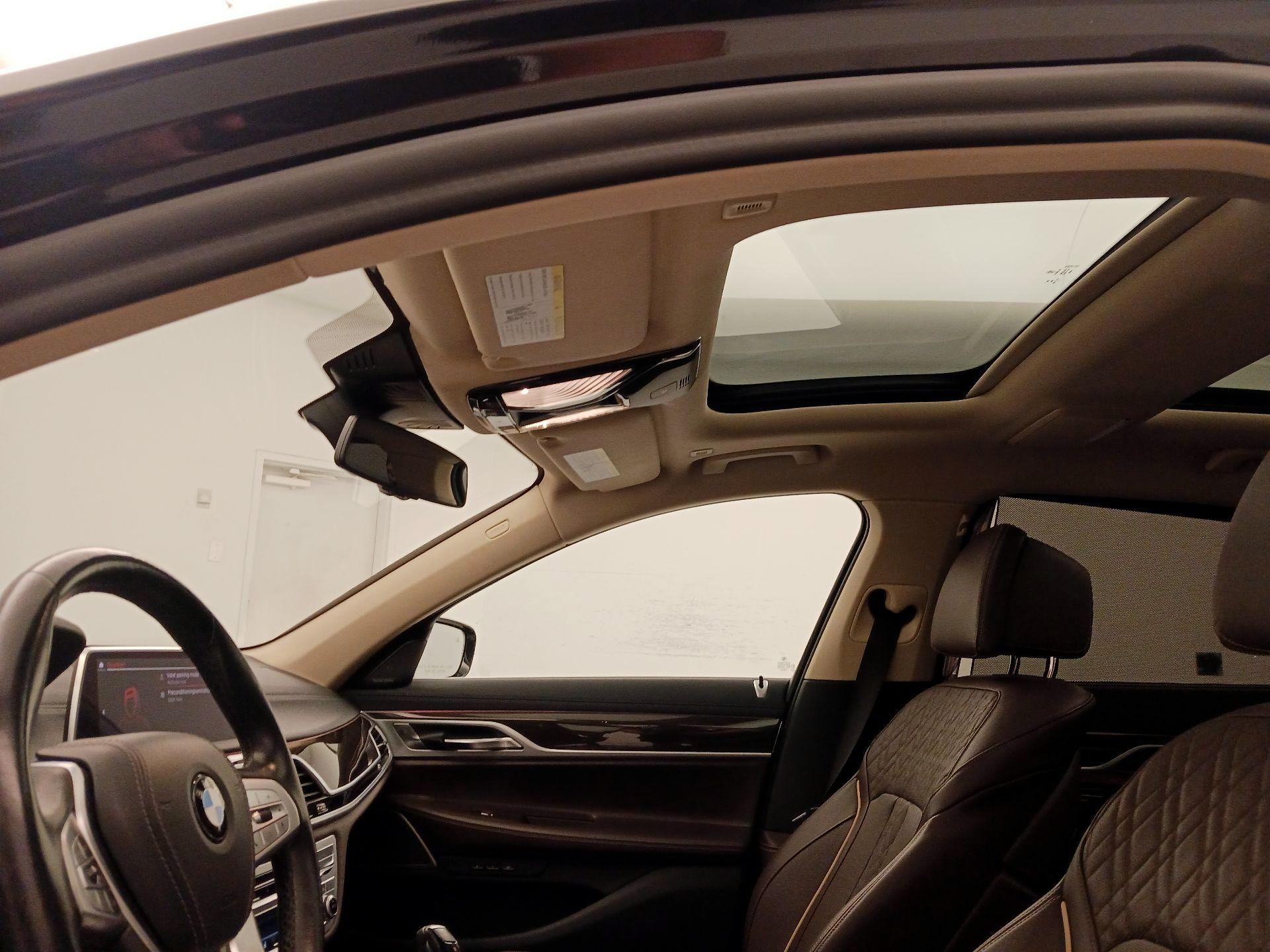 Thumbnail: 2020 BMW 7 Series - 20