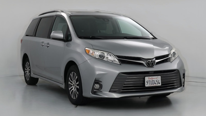 2020 Toyota Sienna XLE Hero Image
