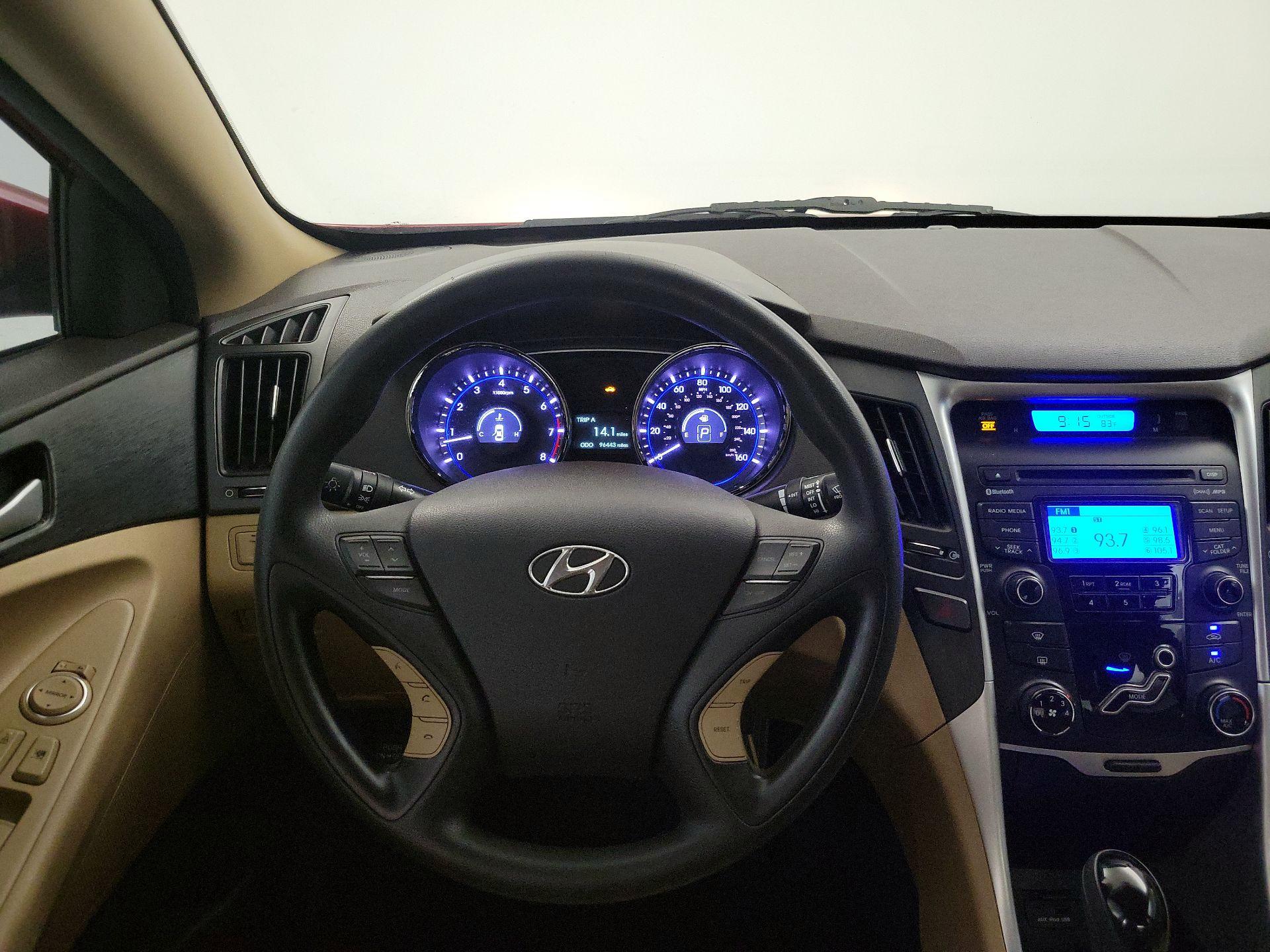 Thumbnail: 2013 Hyundai Sonata - 10