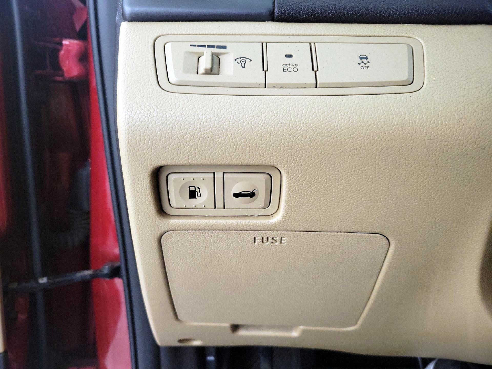 Thumbnail: 2013 Hyundai Sonata - 13