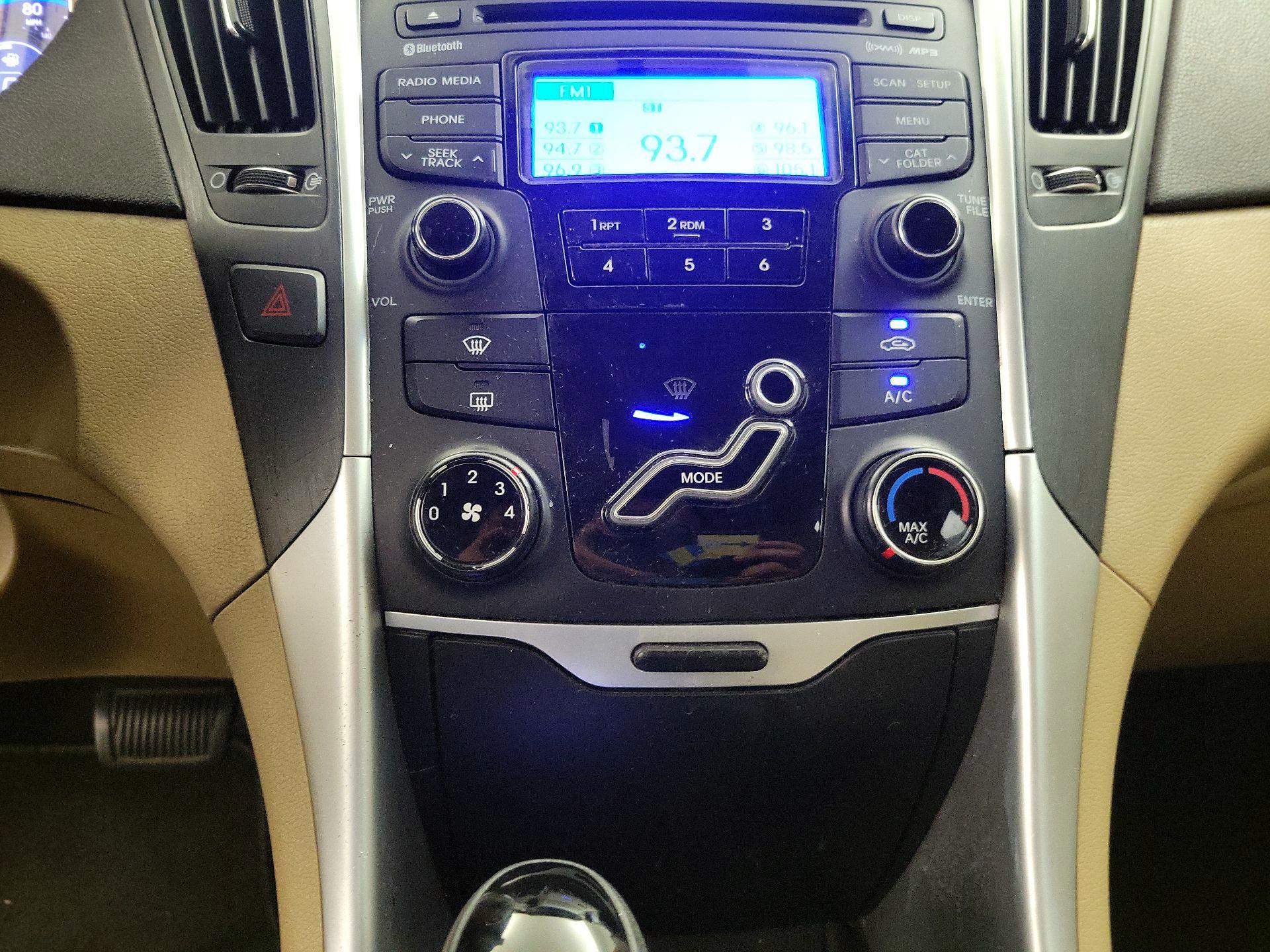 Thumbnail: 2013 Hyundai Sonata - 15