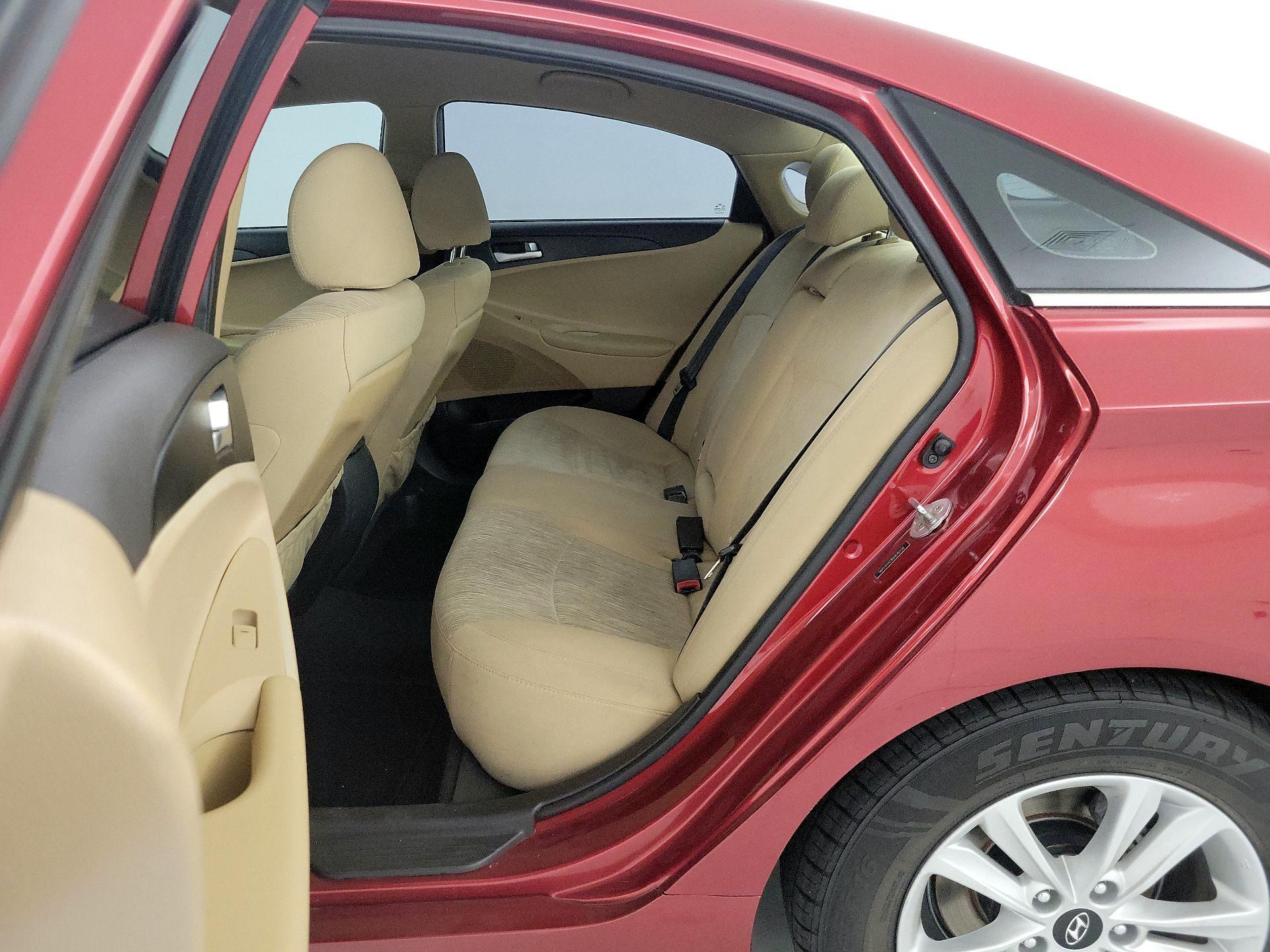 Thumbnail: 2013 Hyundai Sonata - 18