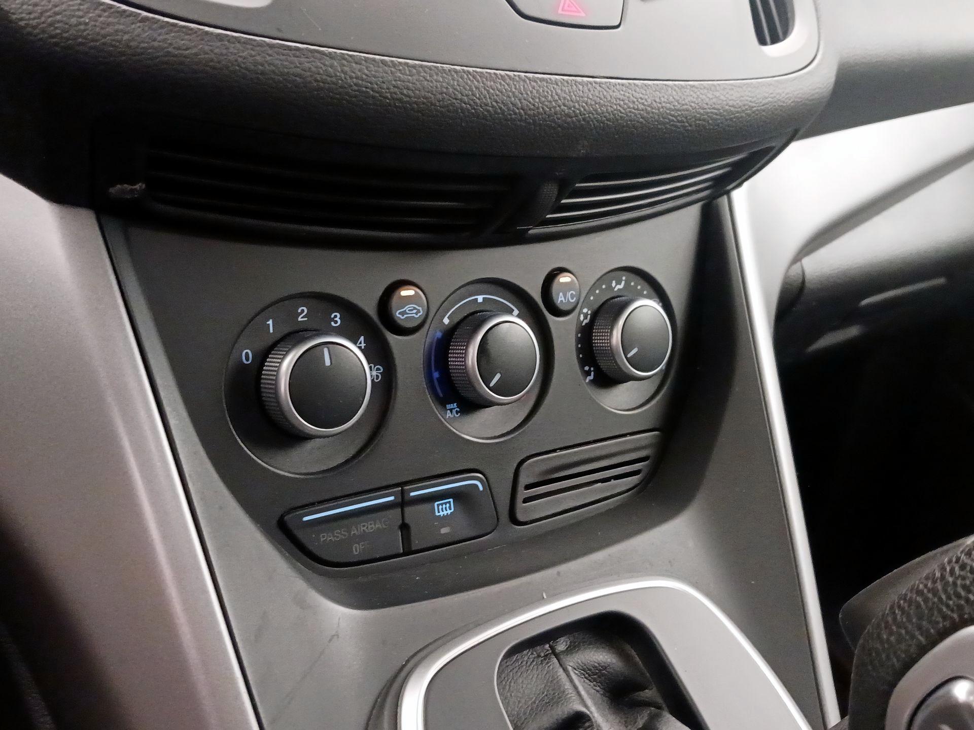 Thumbnail: 2014 Ford Escape - 16