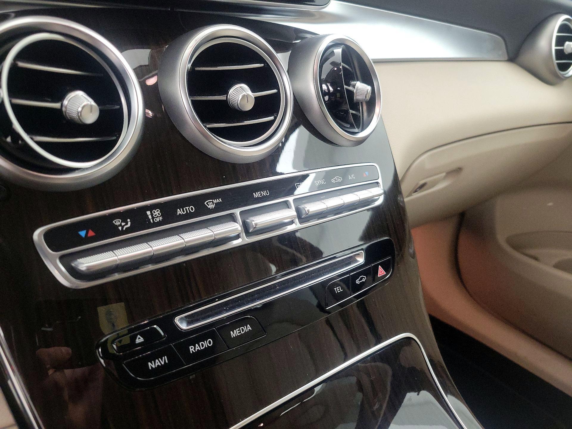 Thumbnail: 2019 Mercedes-Benz GLC - 17