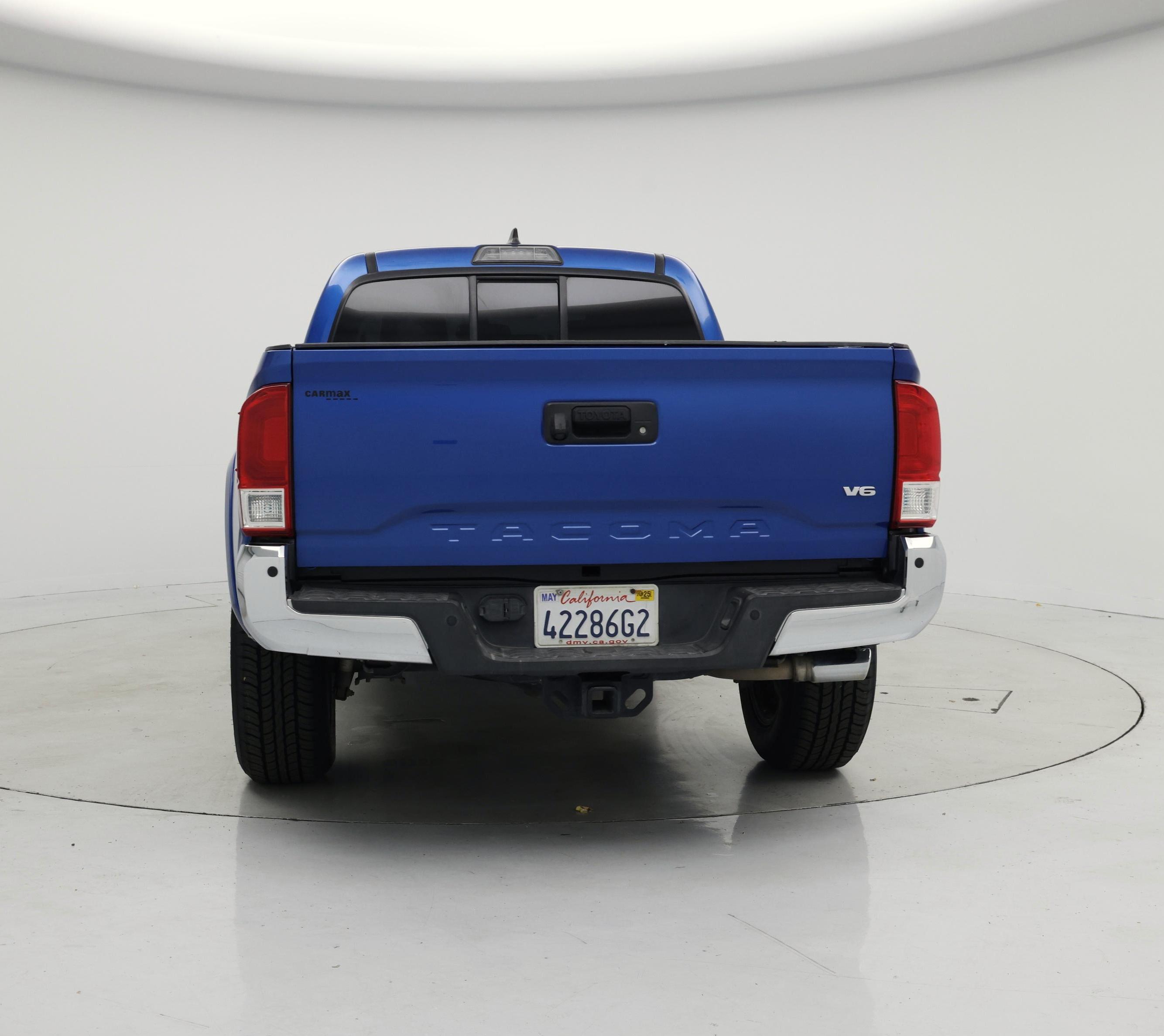 Thumbnail: 2017 Toyota Tacoma - 6