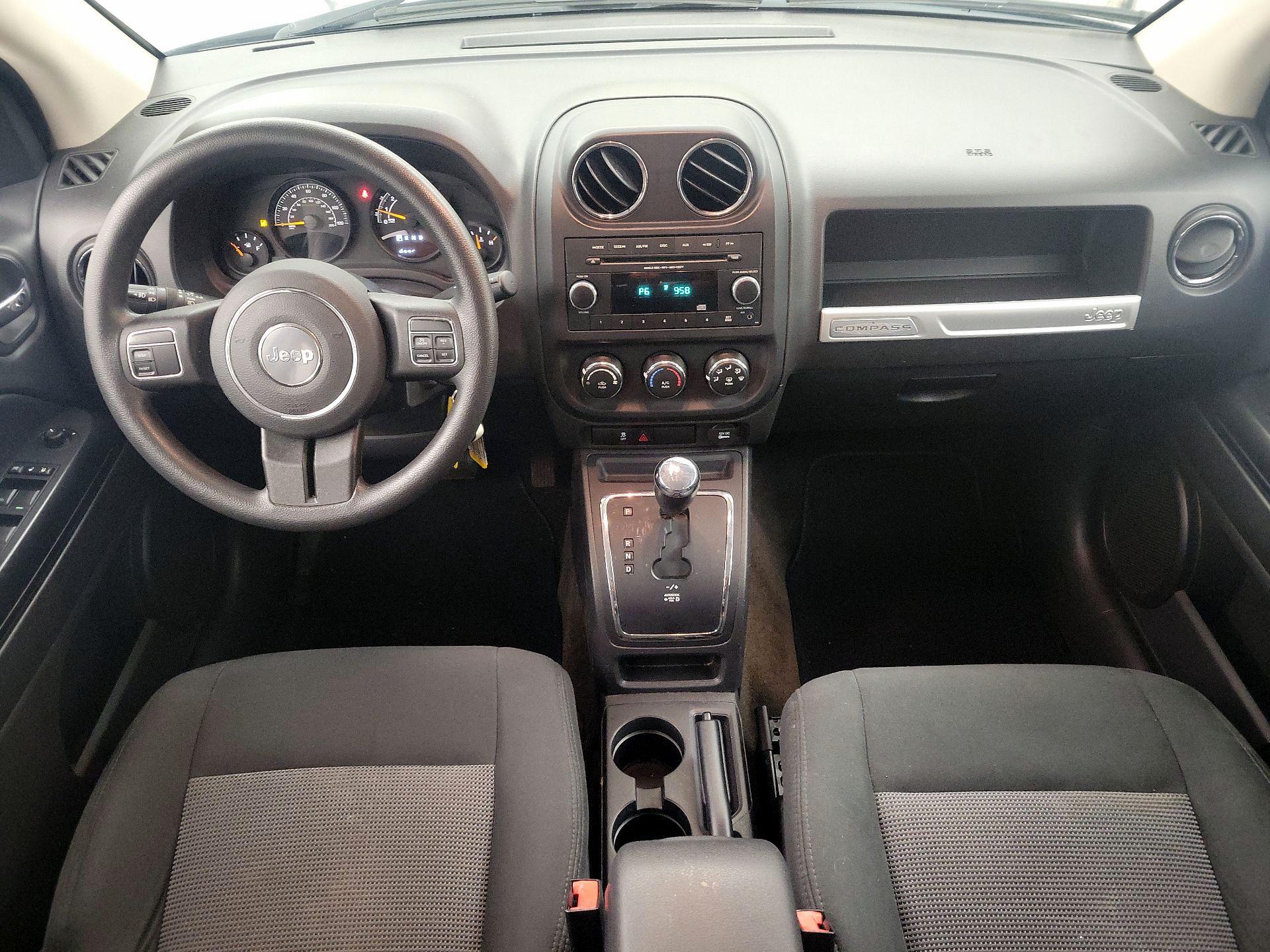 Thumbnail: 2015 Jeep Compass - 9