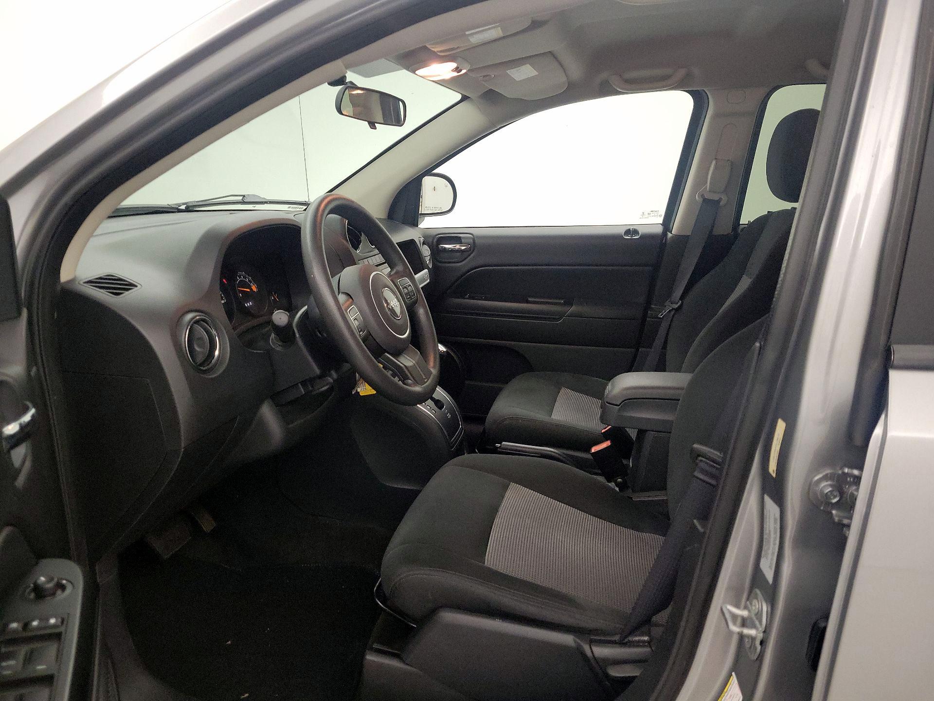 Thumbnail: 2015 Jeep Compass - 11