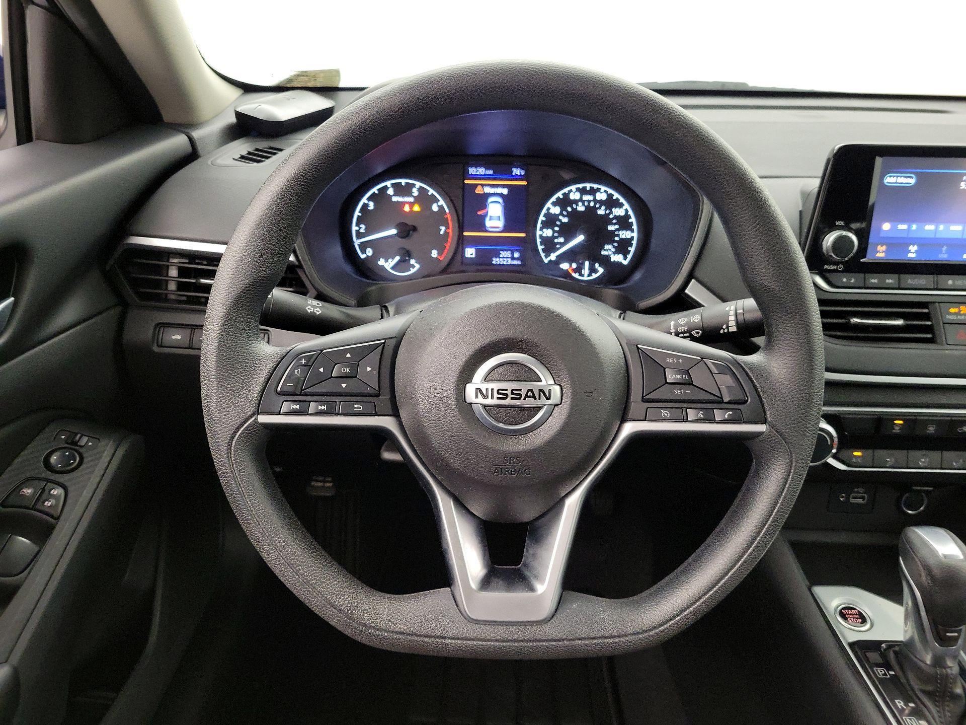 Thumbnail: 2022 Nissan Altima - 10