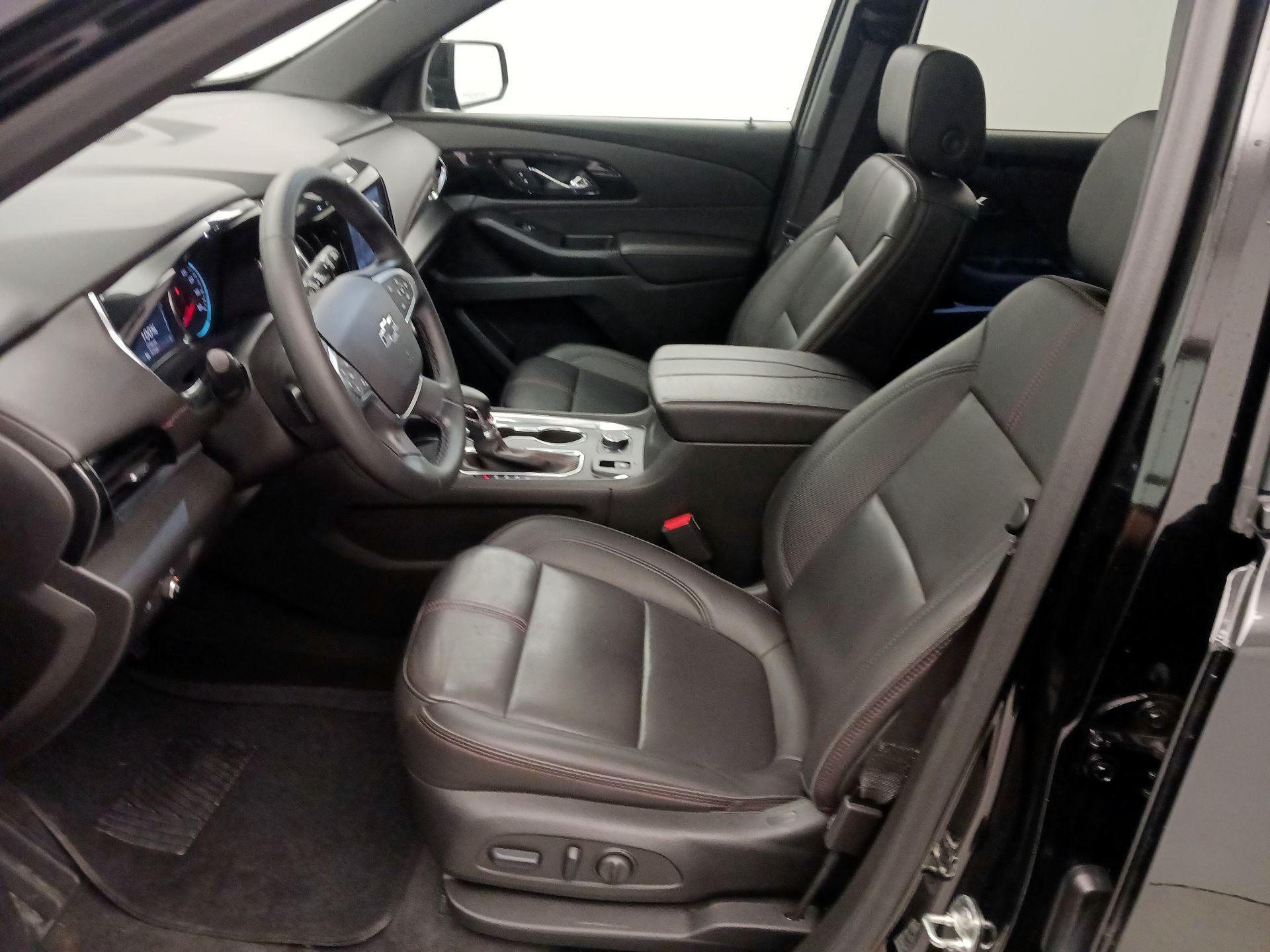 Thumbnail: 2023 Chevrolet Traverse - 11