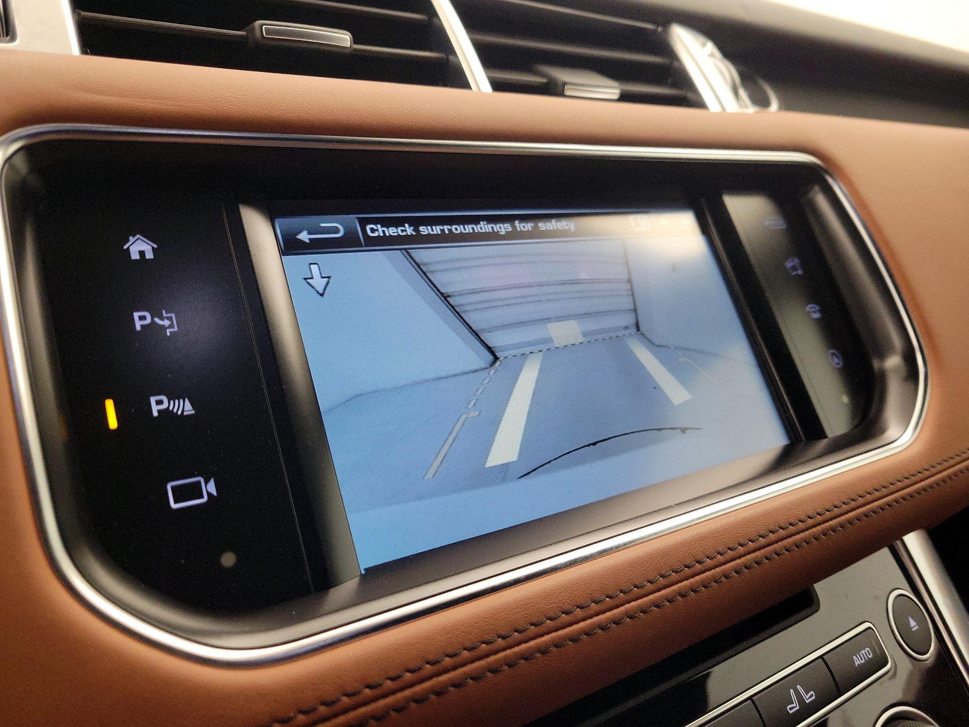 Thumbnail: 2016 Land Rover Range Rover Sport - 14