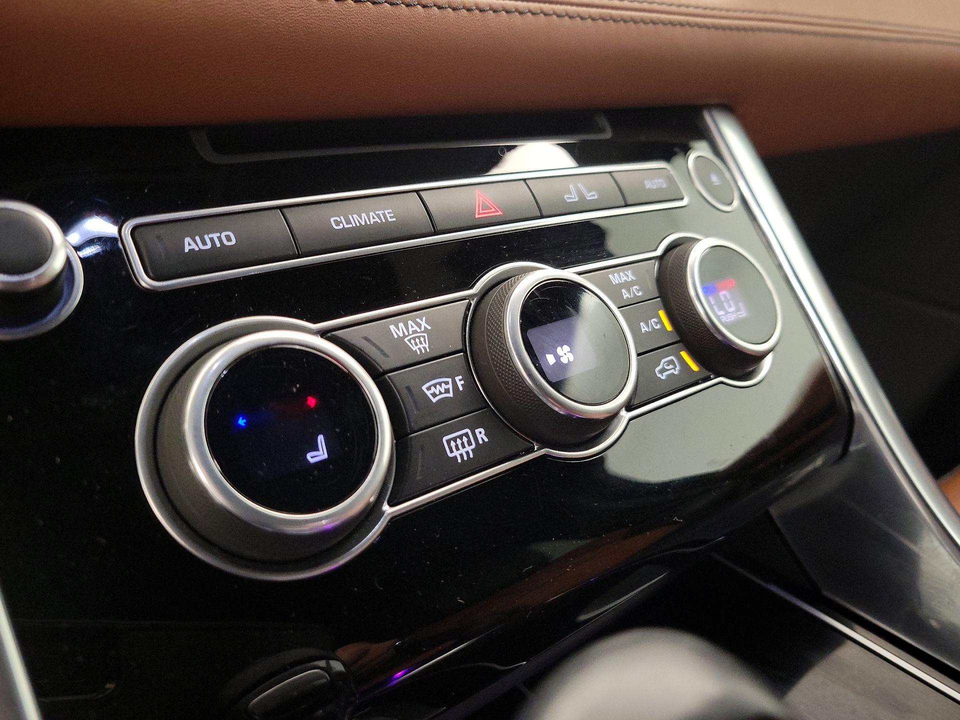 Thumbnail: 2016 Land Rover Range Rover Sport - 16