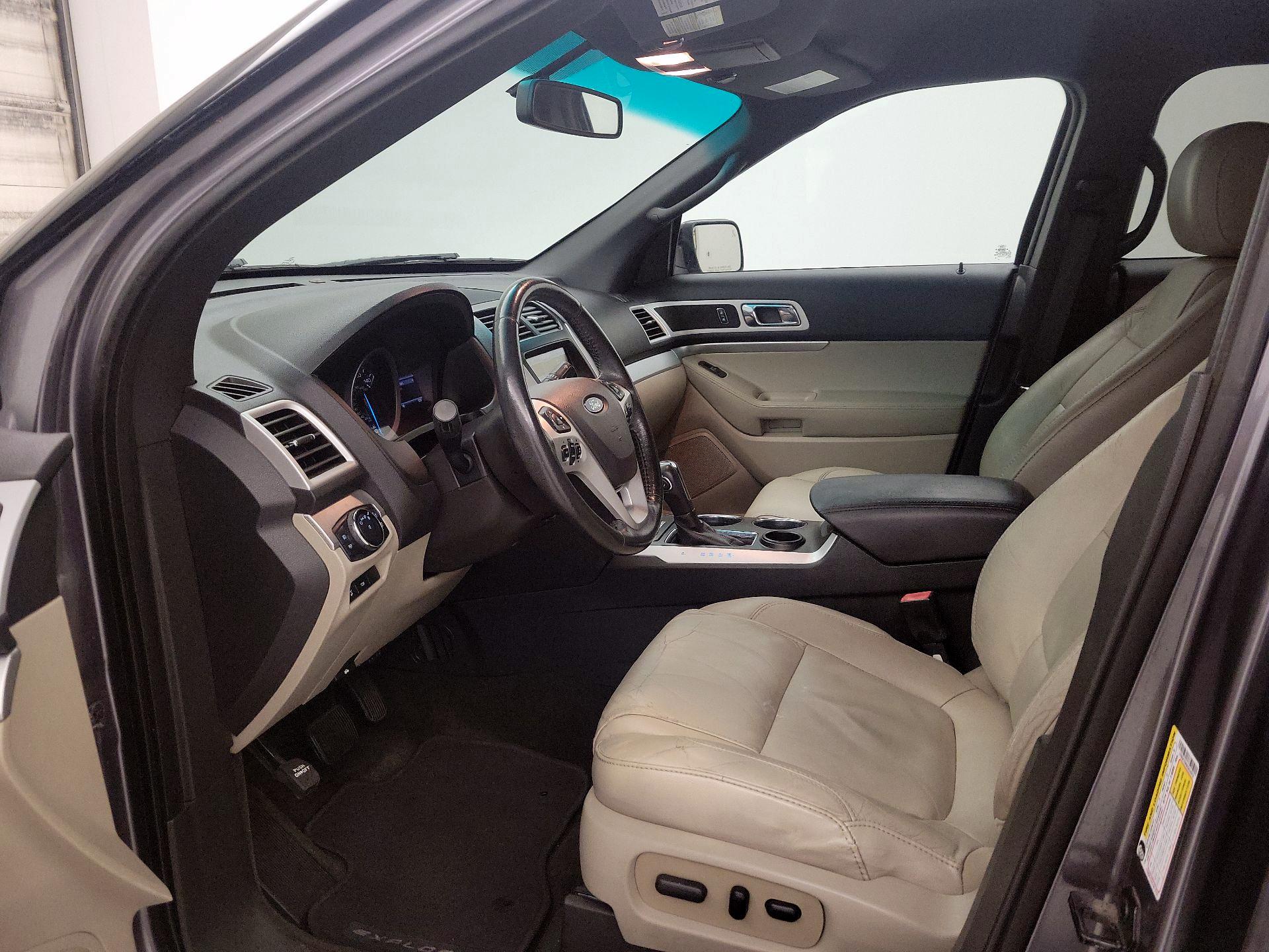 Thumbnail: 2014 Ford Explorer - 11