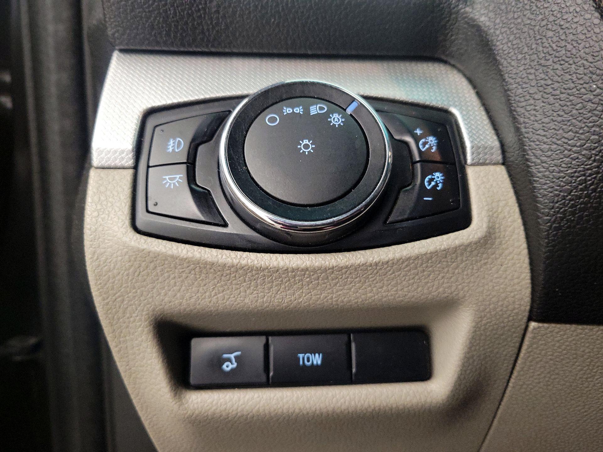 Thumbnail: 2014 Ford Explorer - 13