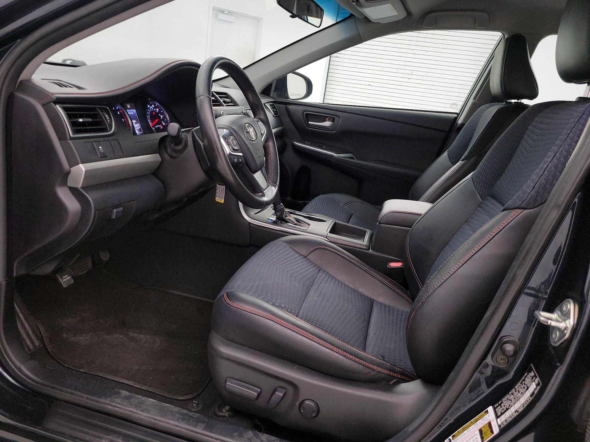 Thumbnail: 2015 Toyota Camry - 11