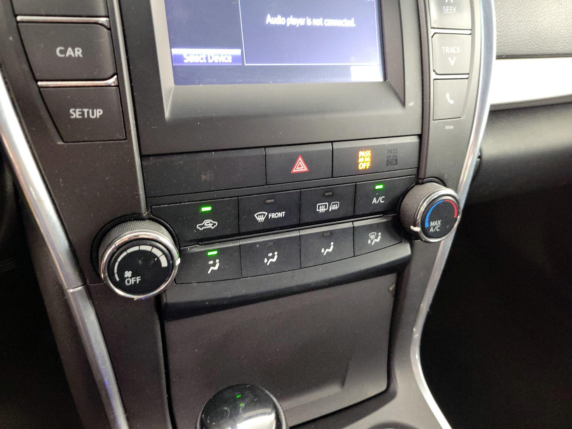 Thumbnail: 2015 Toyota Camry - 16