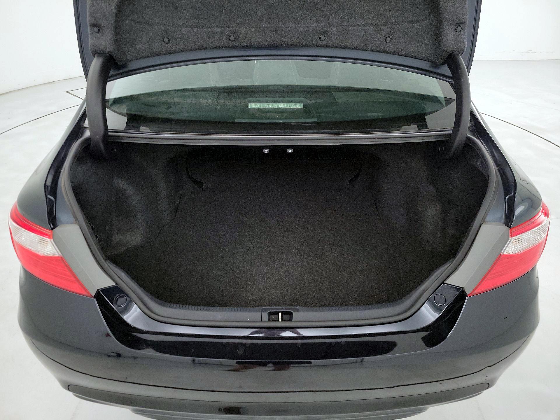 Thumbnail: 2015 Toyota Camry - 20