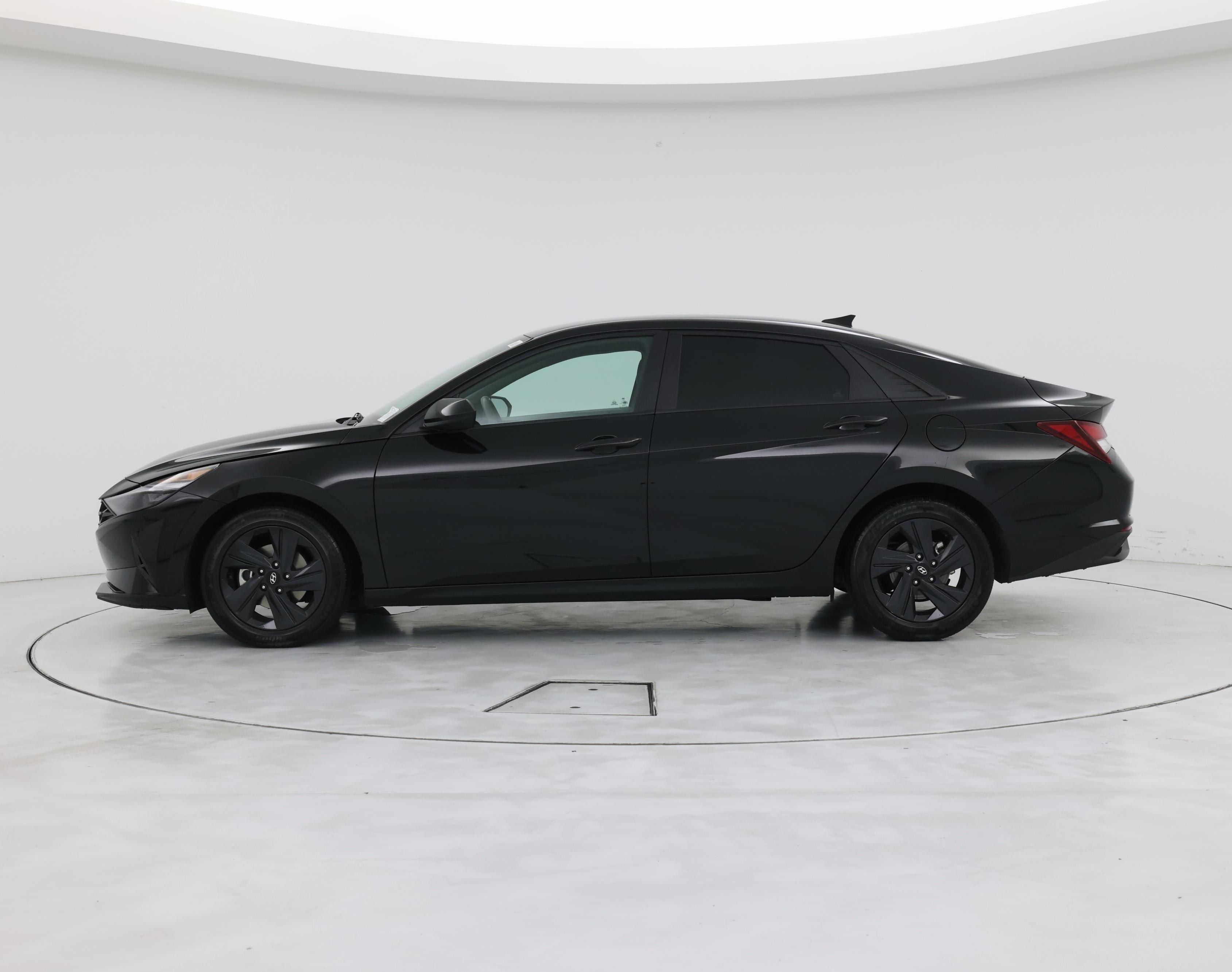 Thumbnail: 2021 Hyundai Elantra - 3