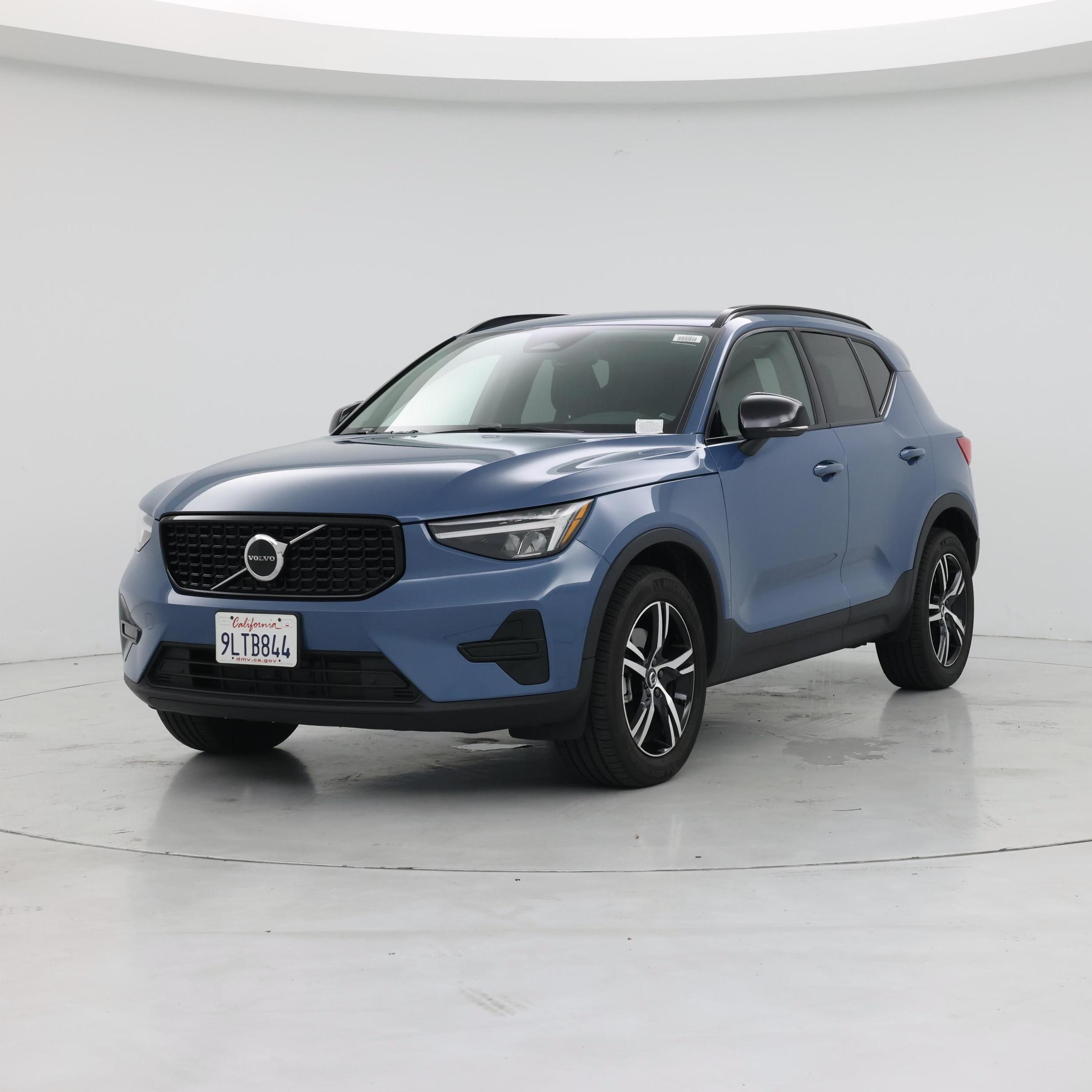 Thumbnail: 2024 Volvo XC40 - 4