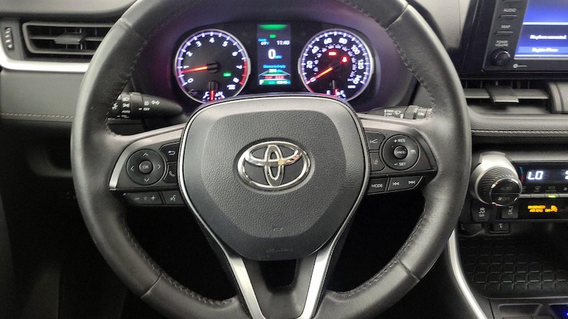 2021 Toyota RAV4 XLE 10