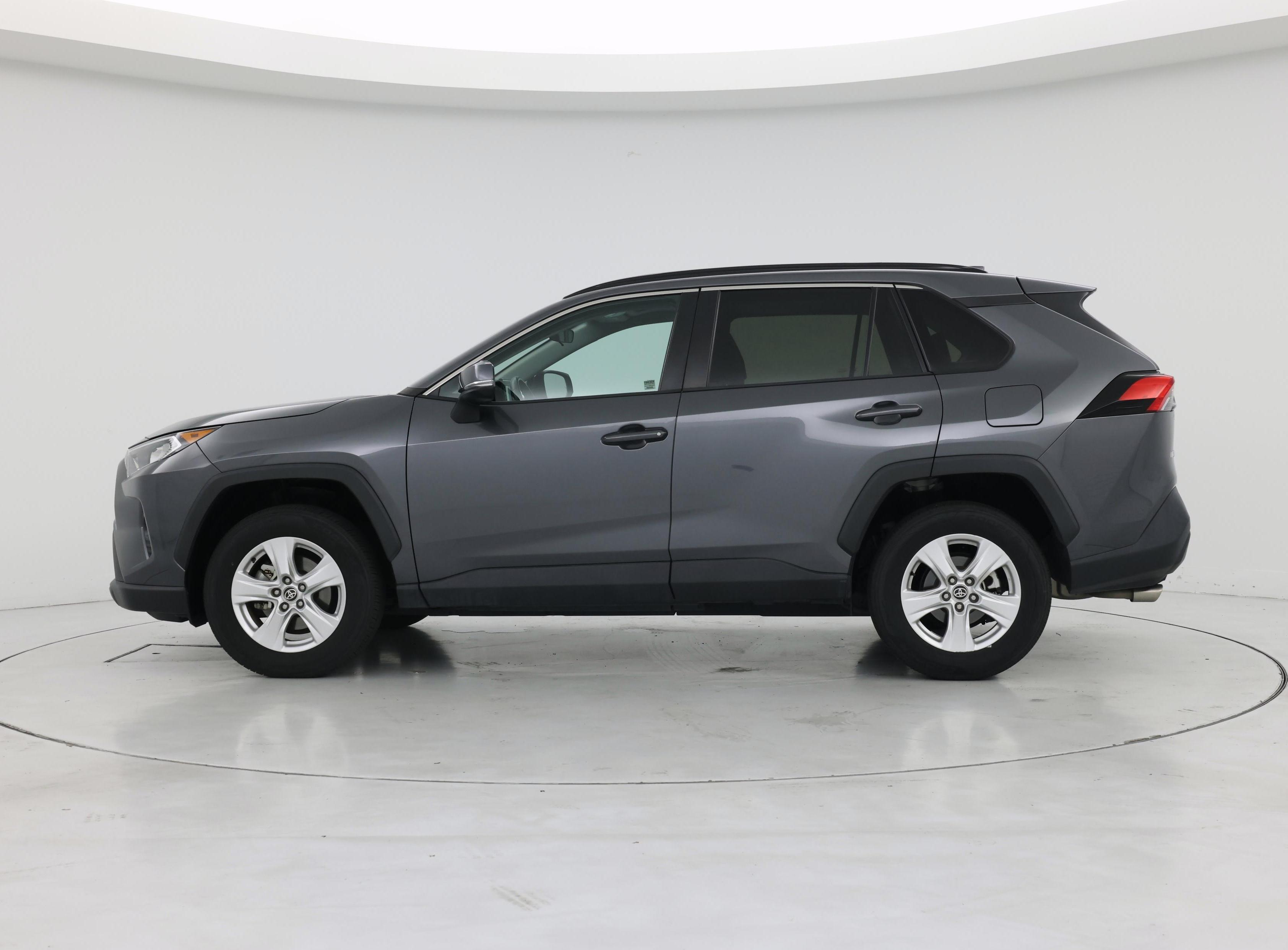 Thumbnail: 2021 Toyota RAV4 - 3