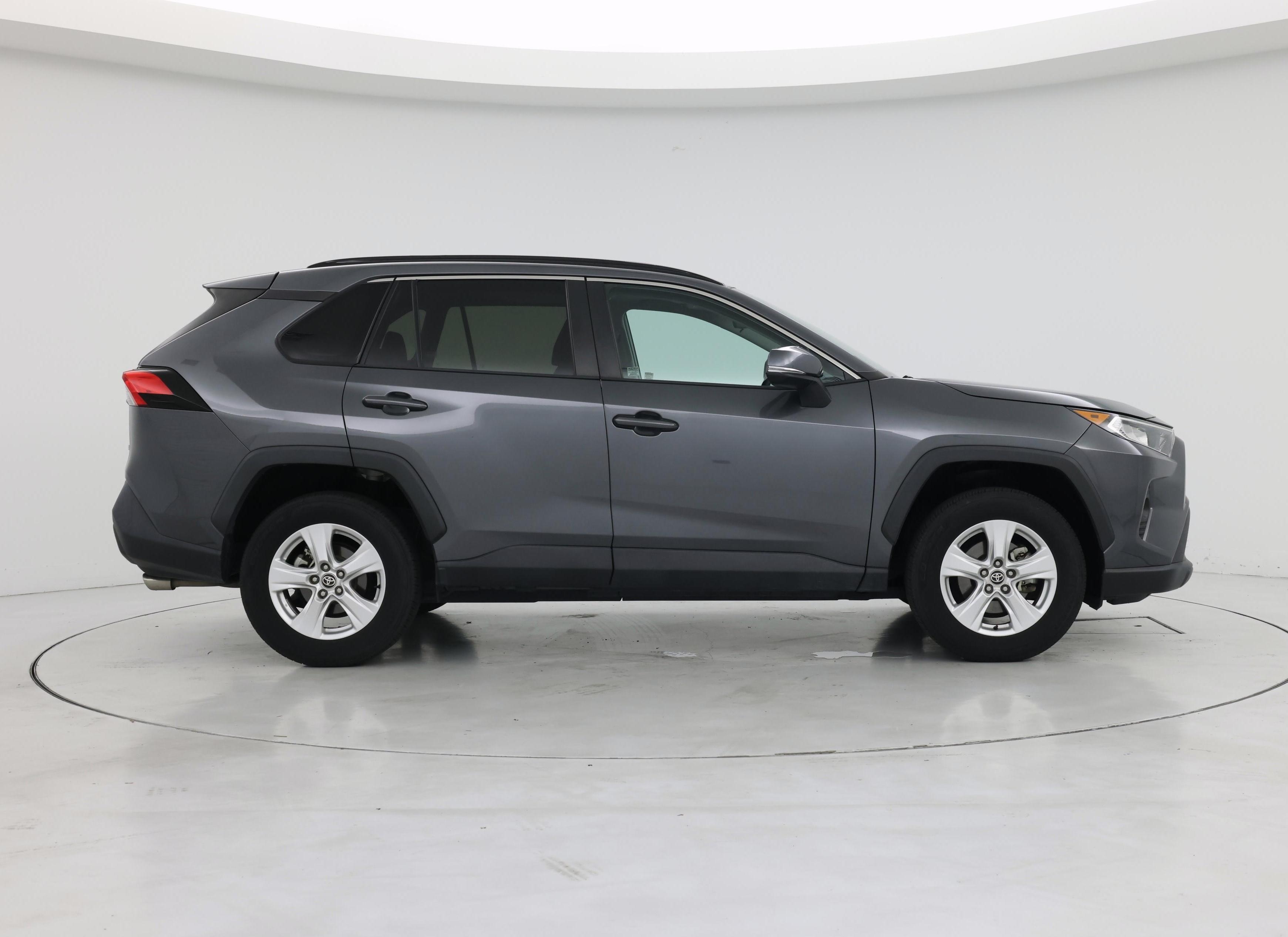 Thumbnail: 2021 Toyota RAV4 - 7