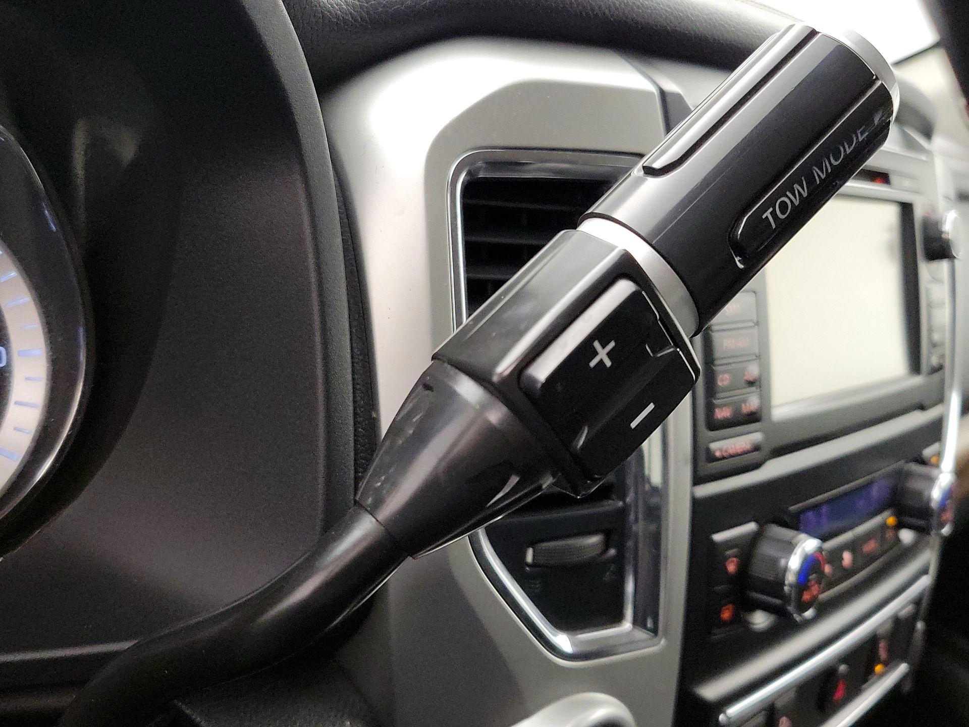 Thumbnail: 2018 Nissan Titan - 18