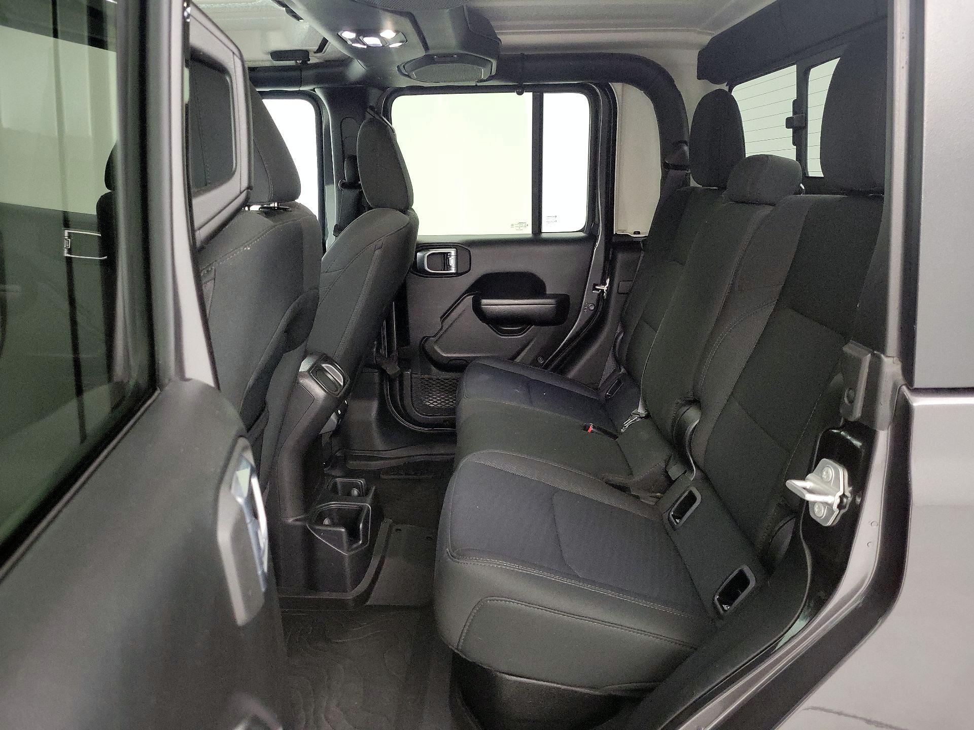 Thumbnail: 2021 Jeep Gladiator - 19