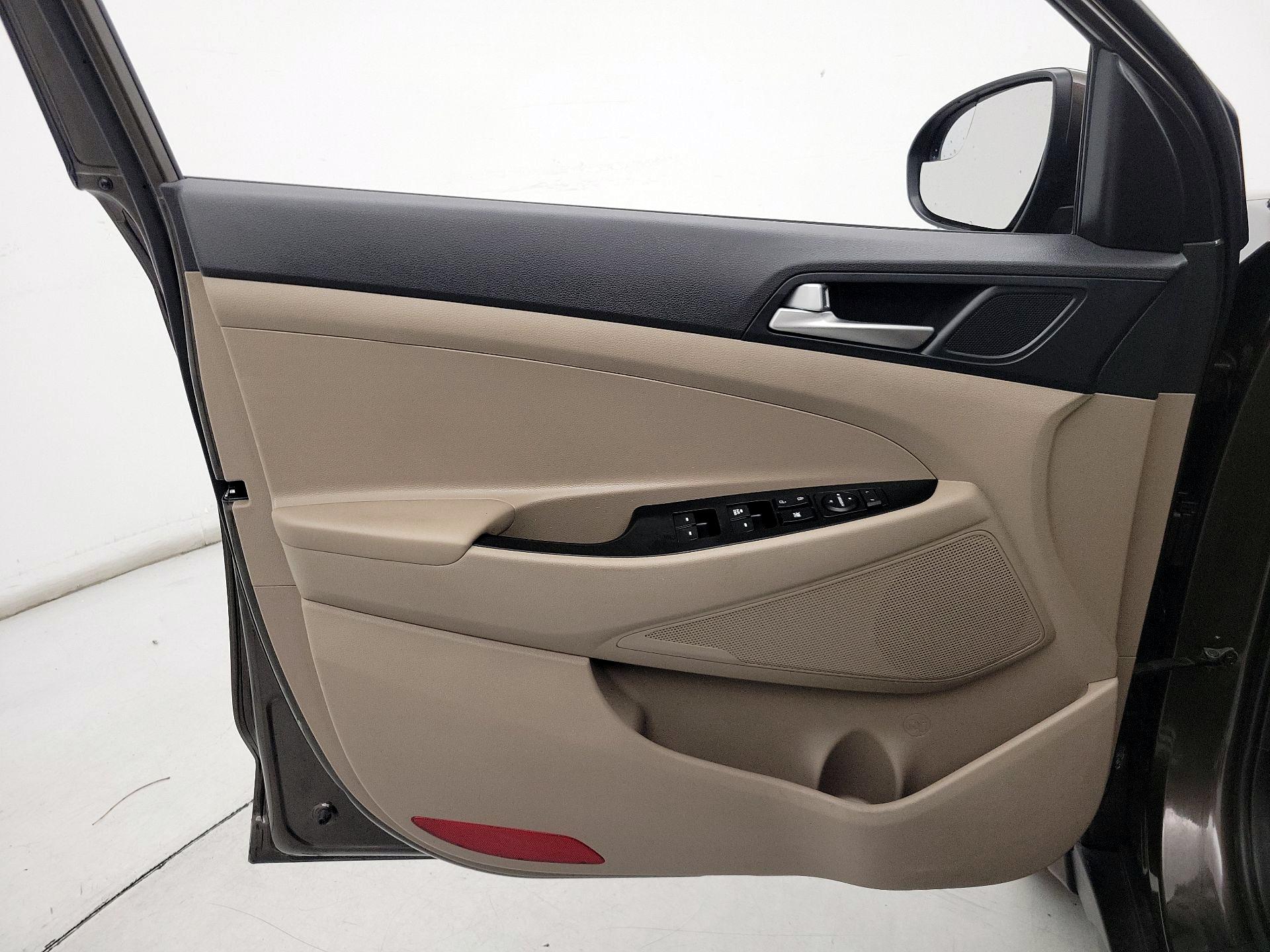Thumbnail: 2019 Hyundai Tucson - 12