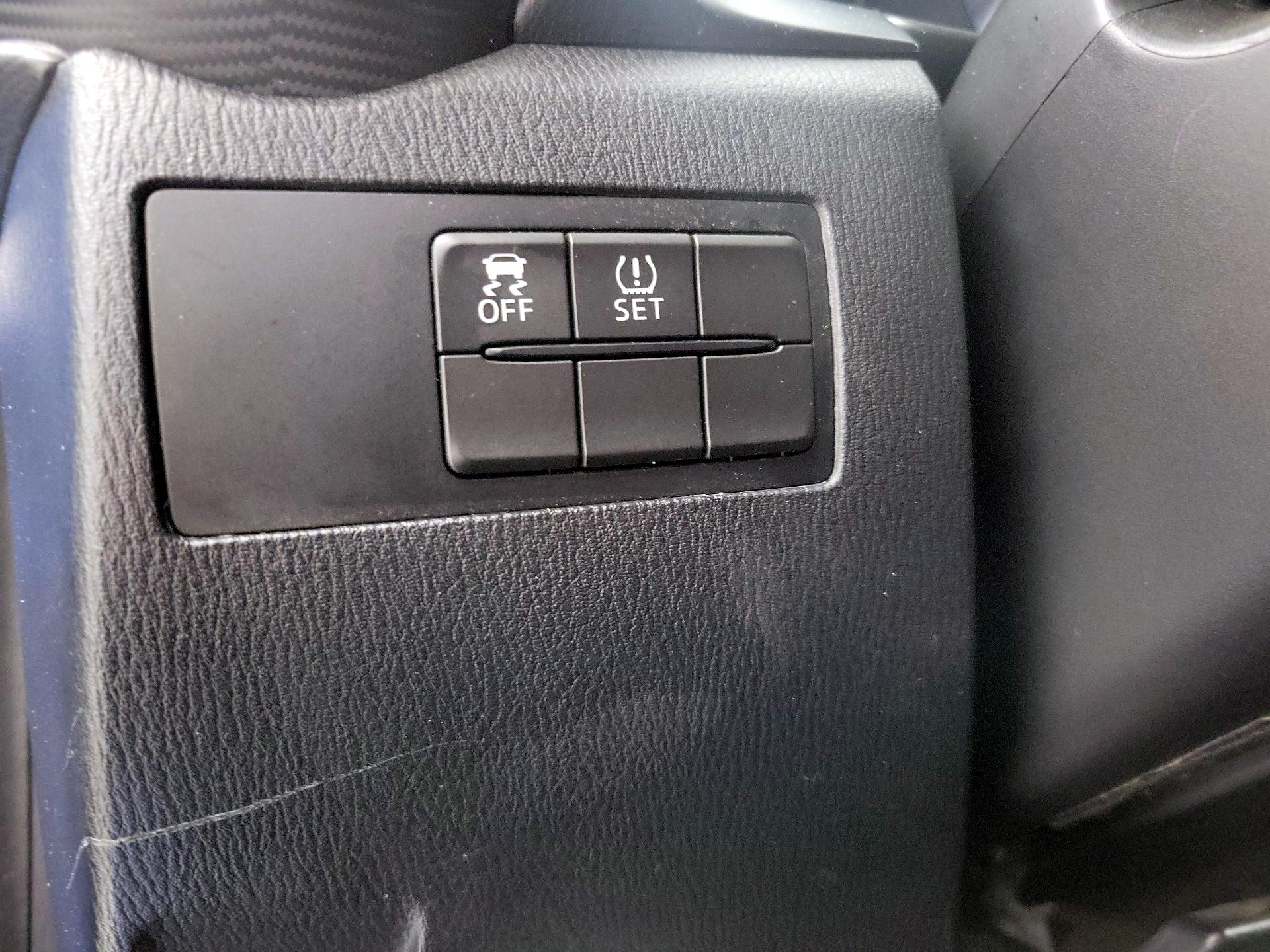 Thumbnail: 2016 Scion iA - 13