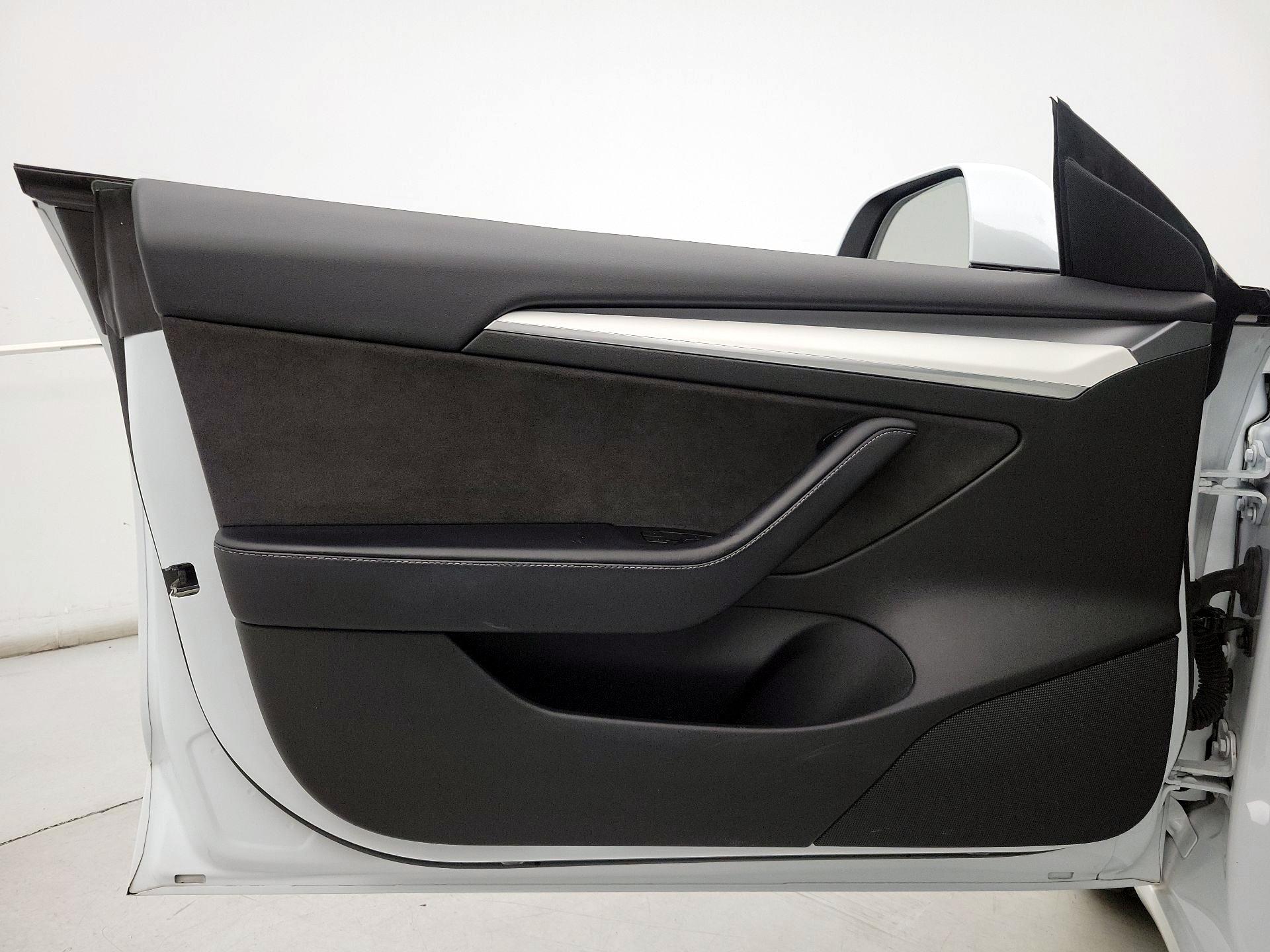 Thumbnail: 2021 Tesla Model 3 - 12