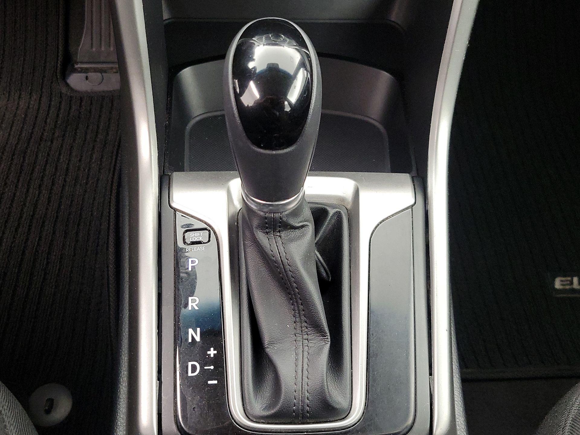 Thumbnail: 2016 Hyundai Elantra - 16
