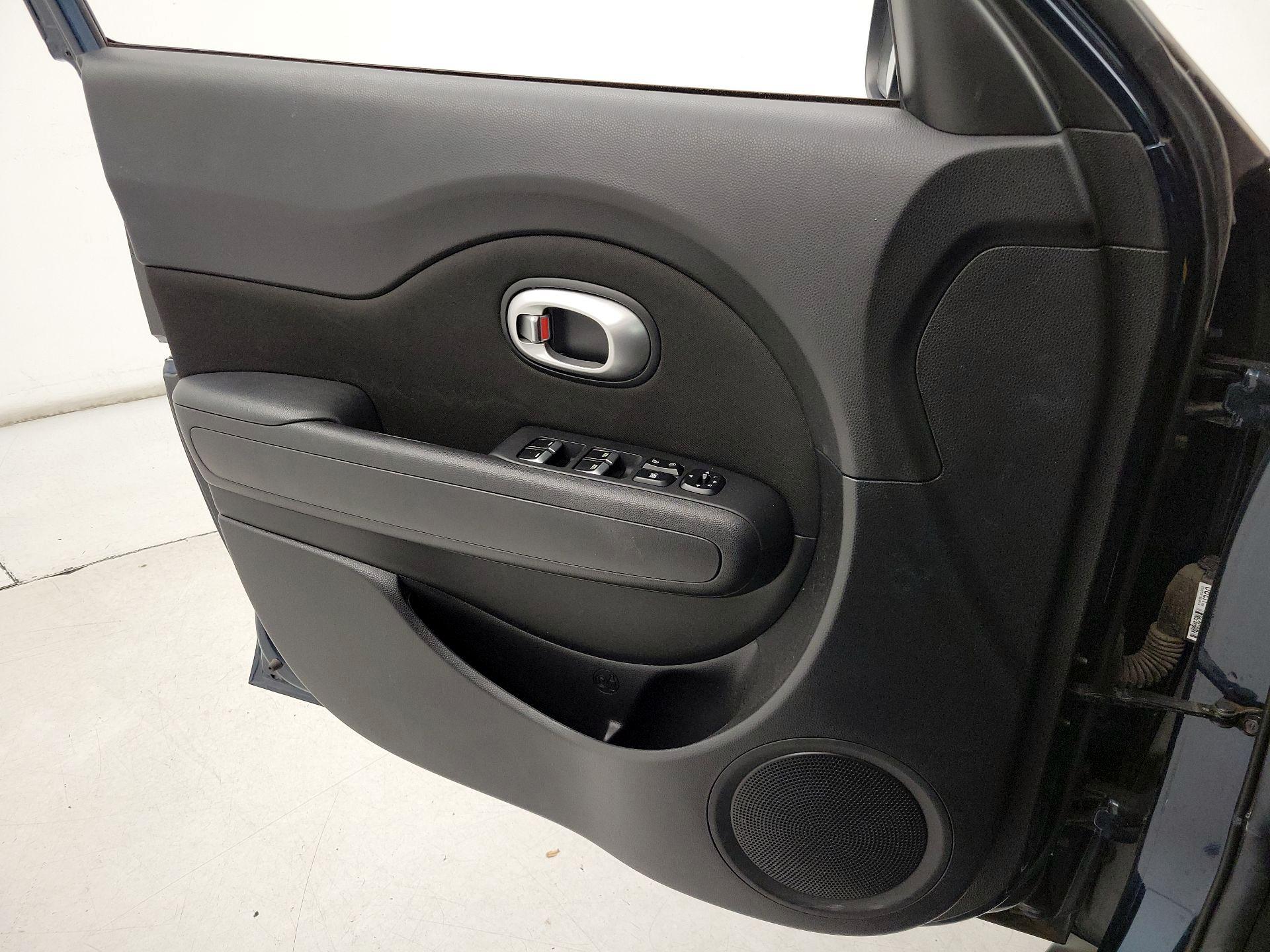 Thumbnail: 2017 Kia Soul - 12