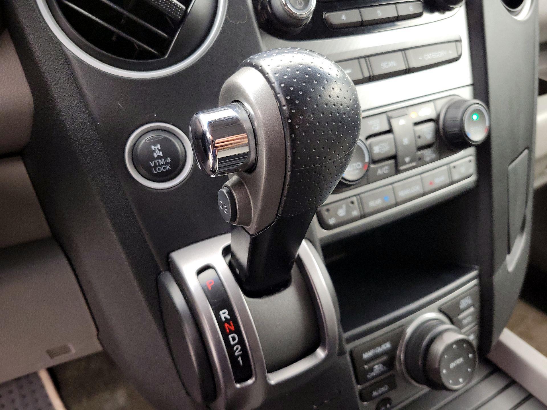 Thumbnail: 2015 Honda Pilot - 18