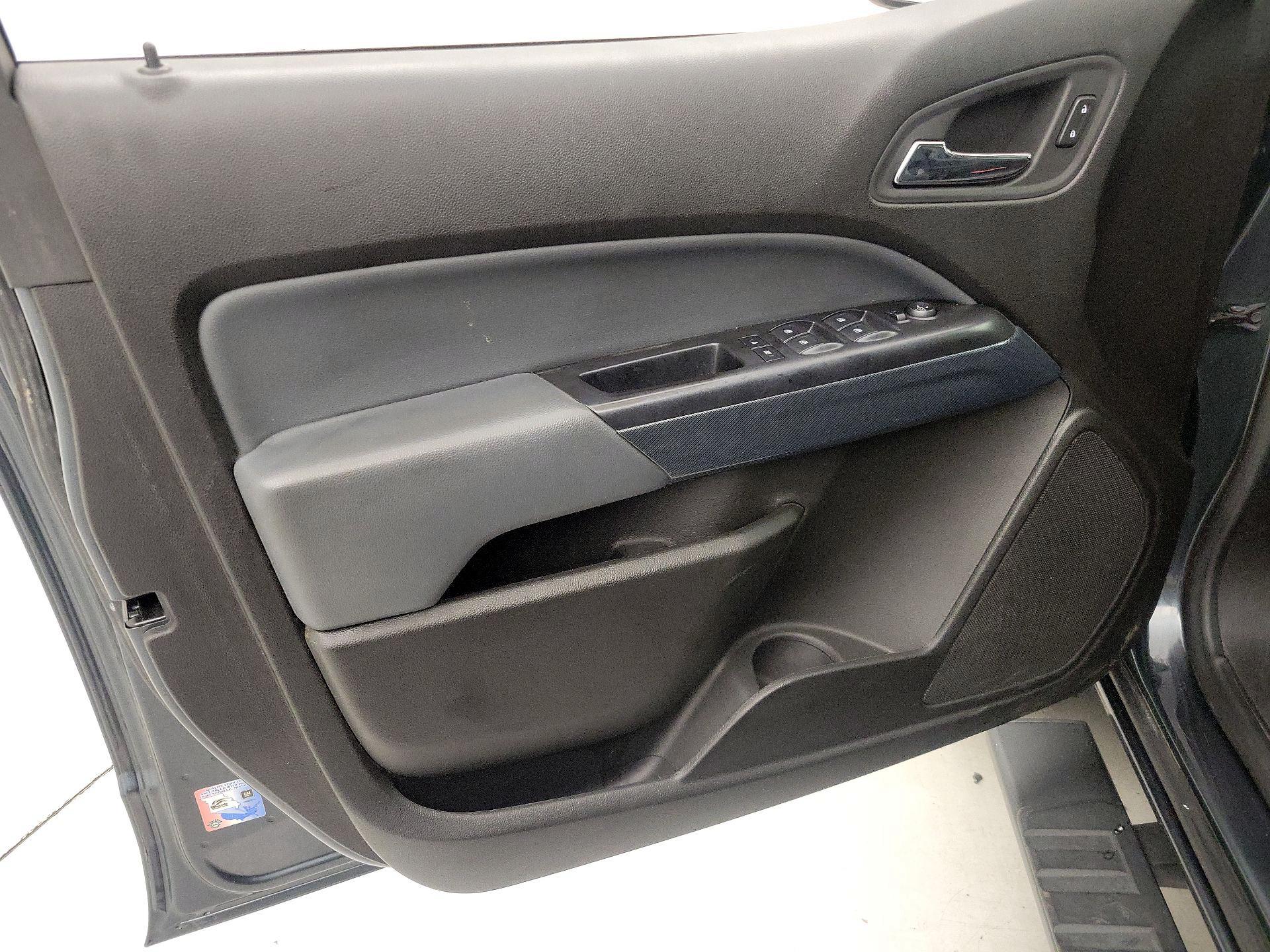 Thumbnail: 2015 Chevrolet Colorado - 12