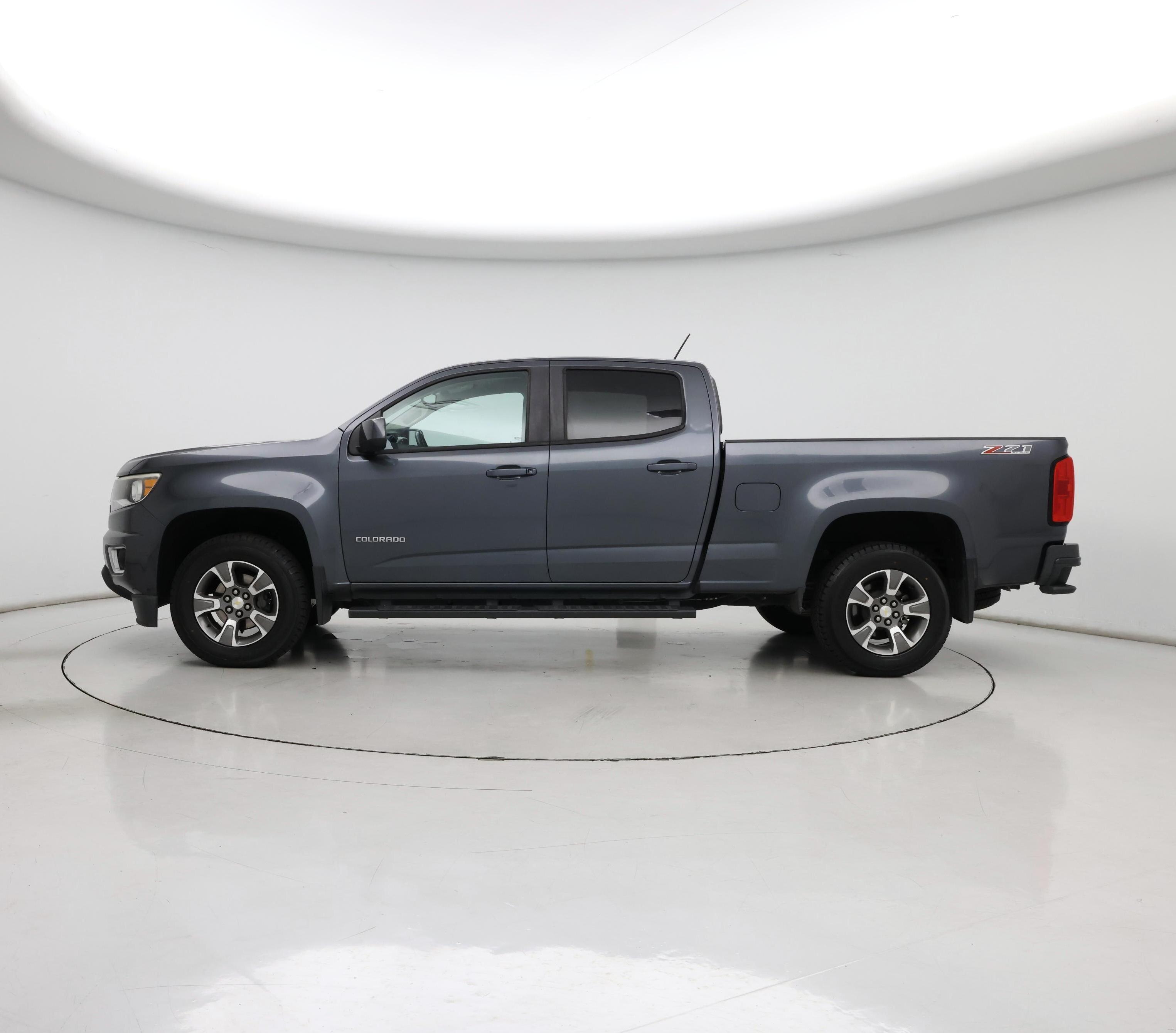 Thumbnail: 2015 Chevrolet Colorado - 3