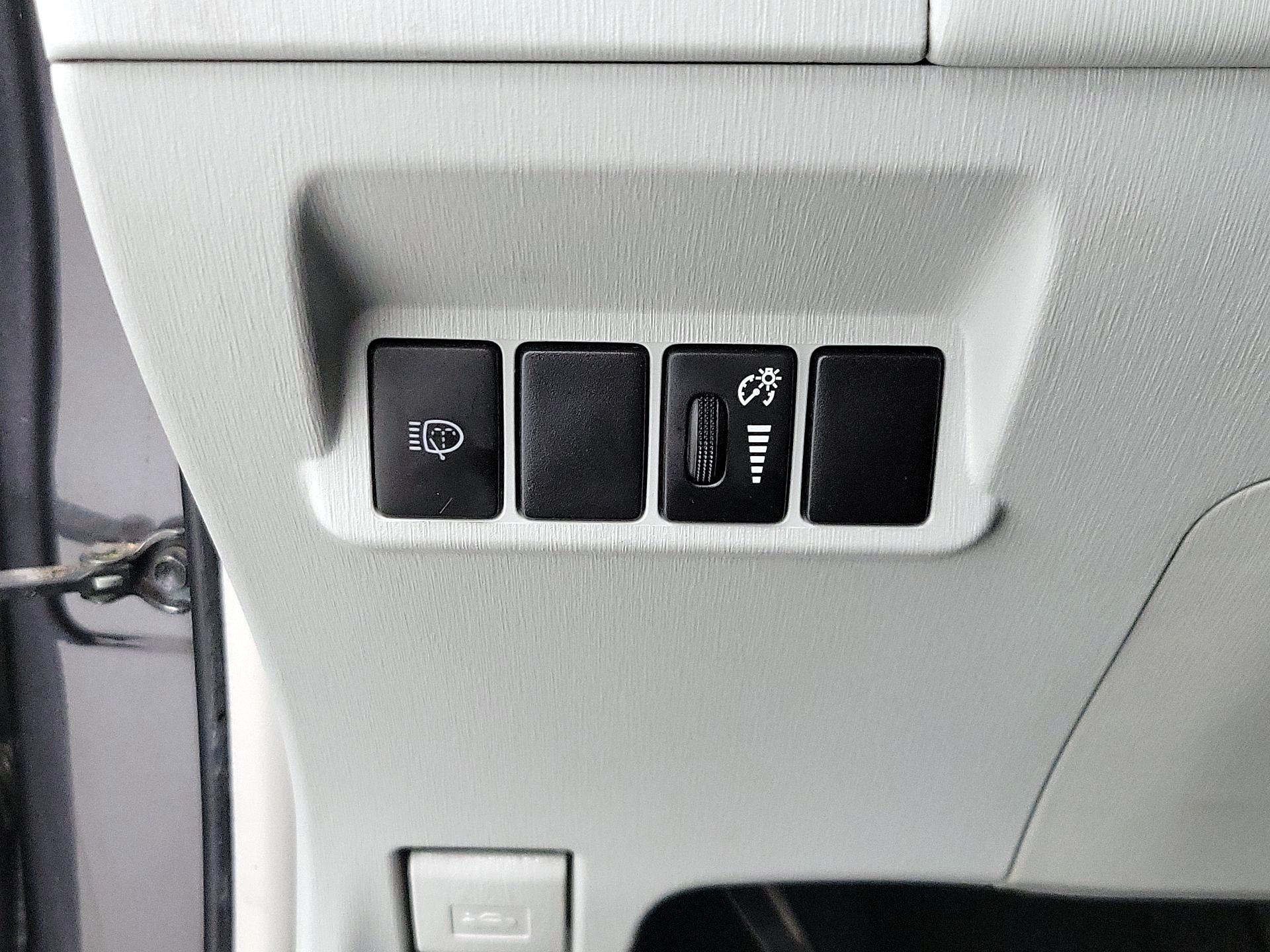 Thumbnail: 2014 Toyota Prius - 13